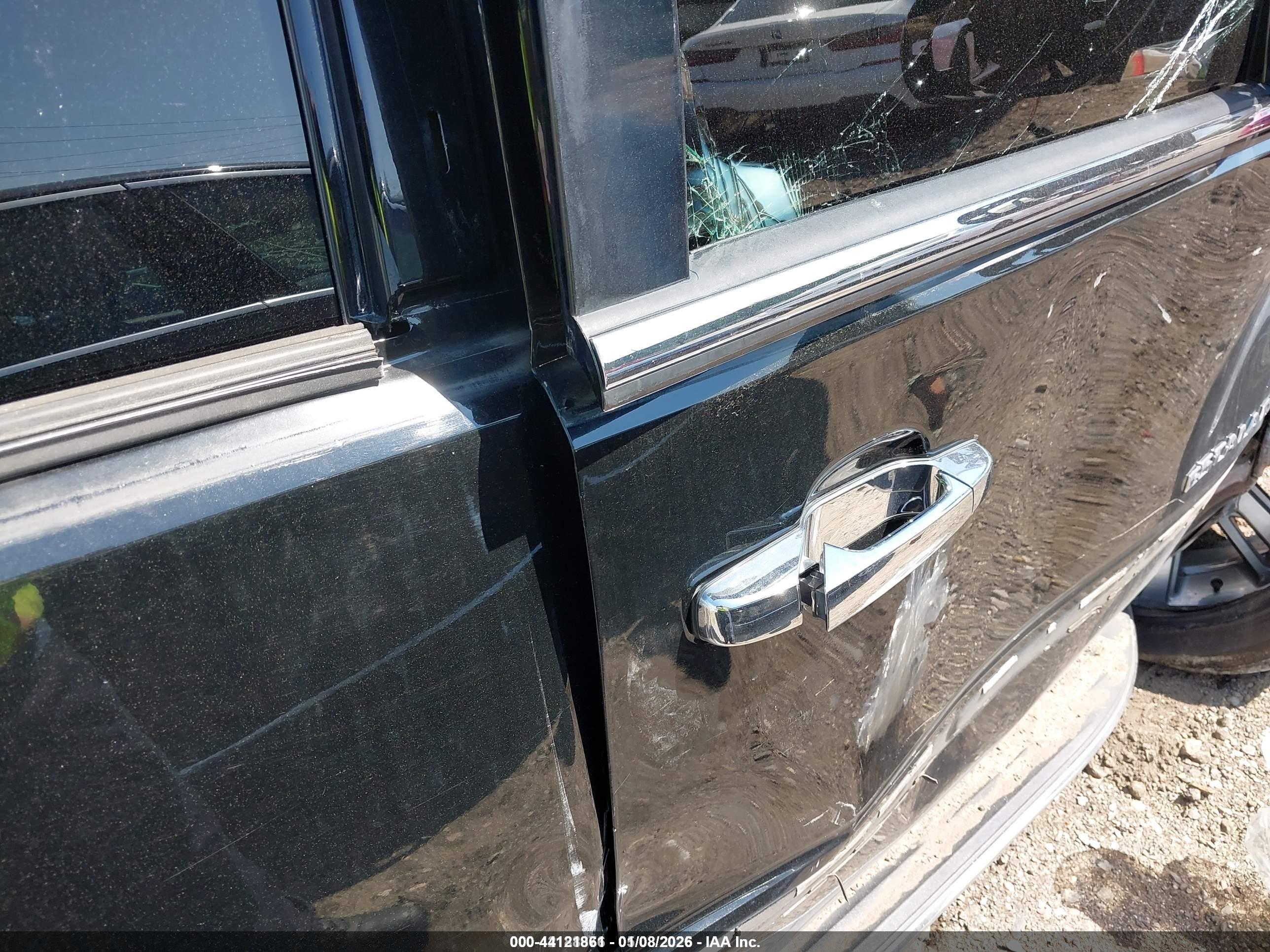 CADILLAC ESCALADE image 5