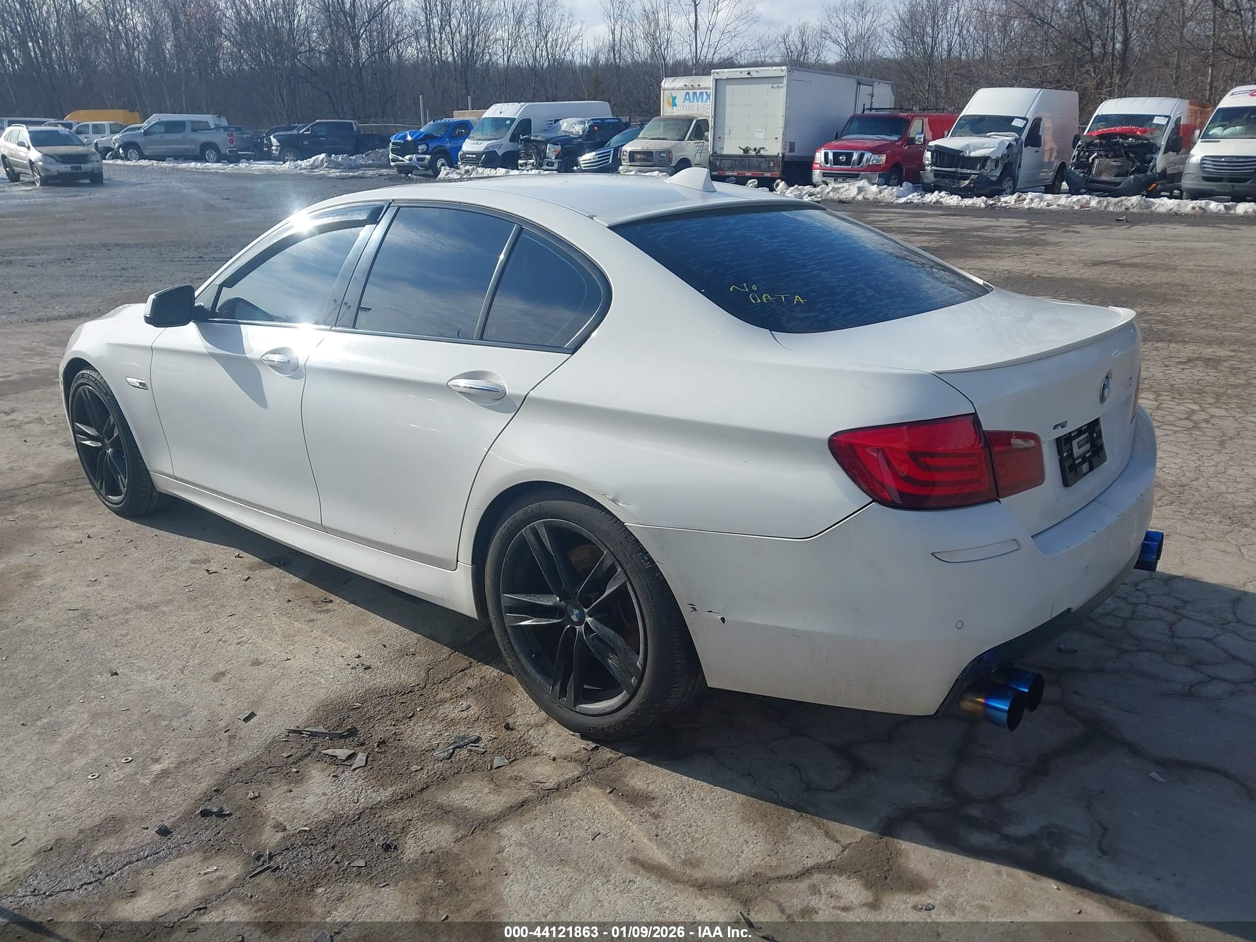 BMW 550I image 3
