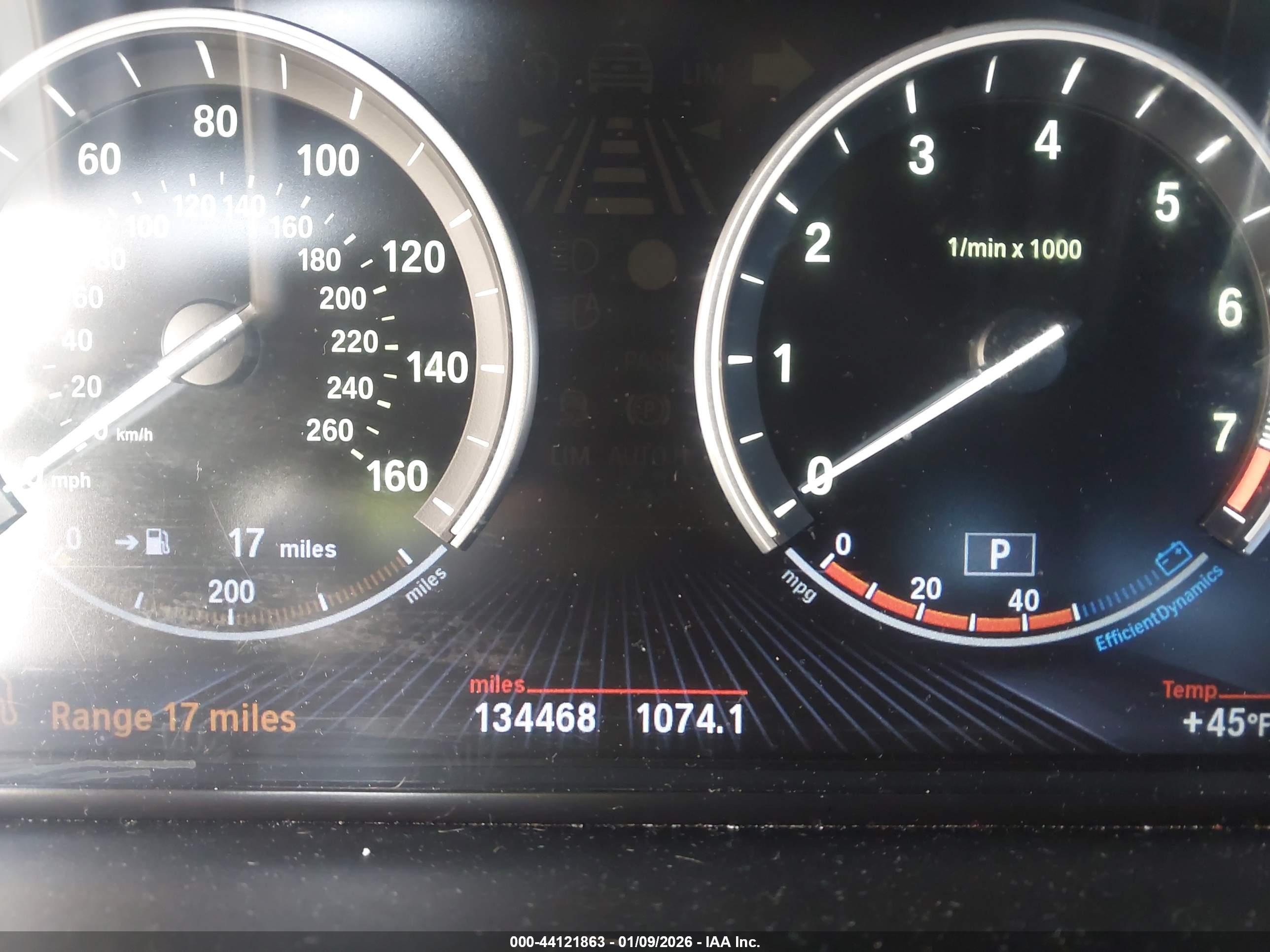BMW 550I image 7