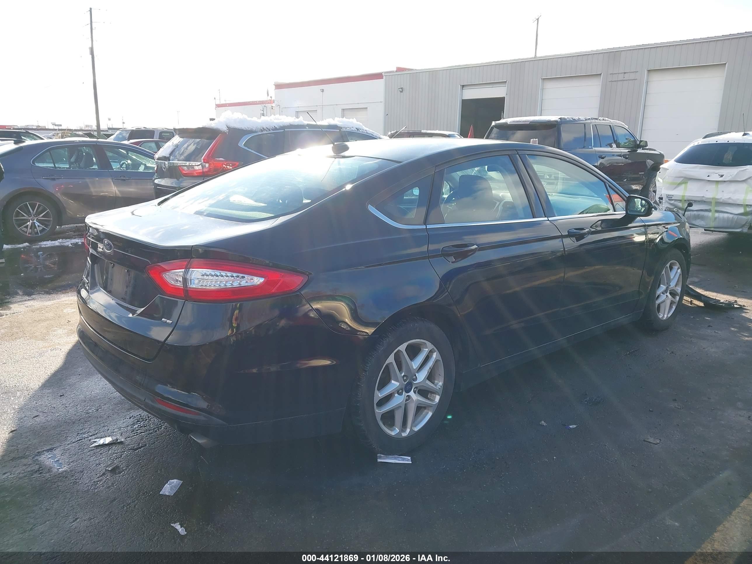 FORD FUSION image 4
