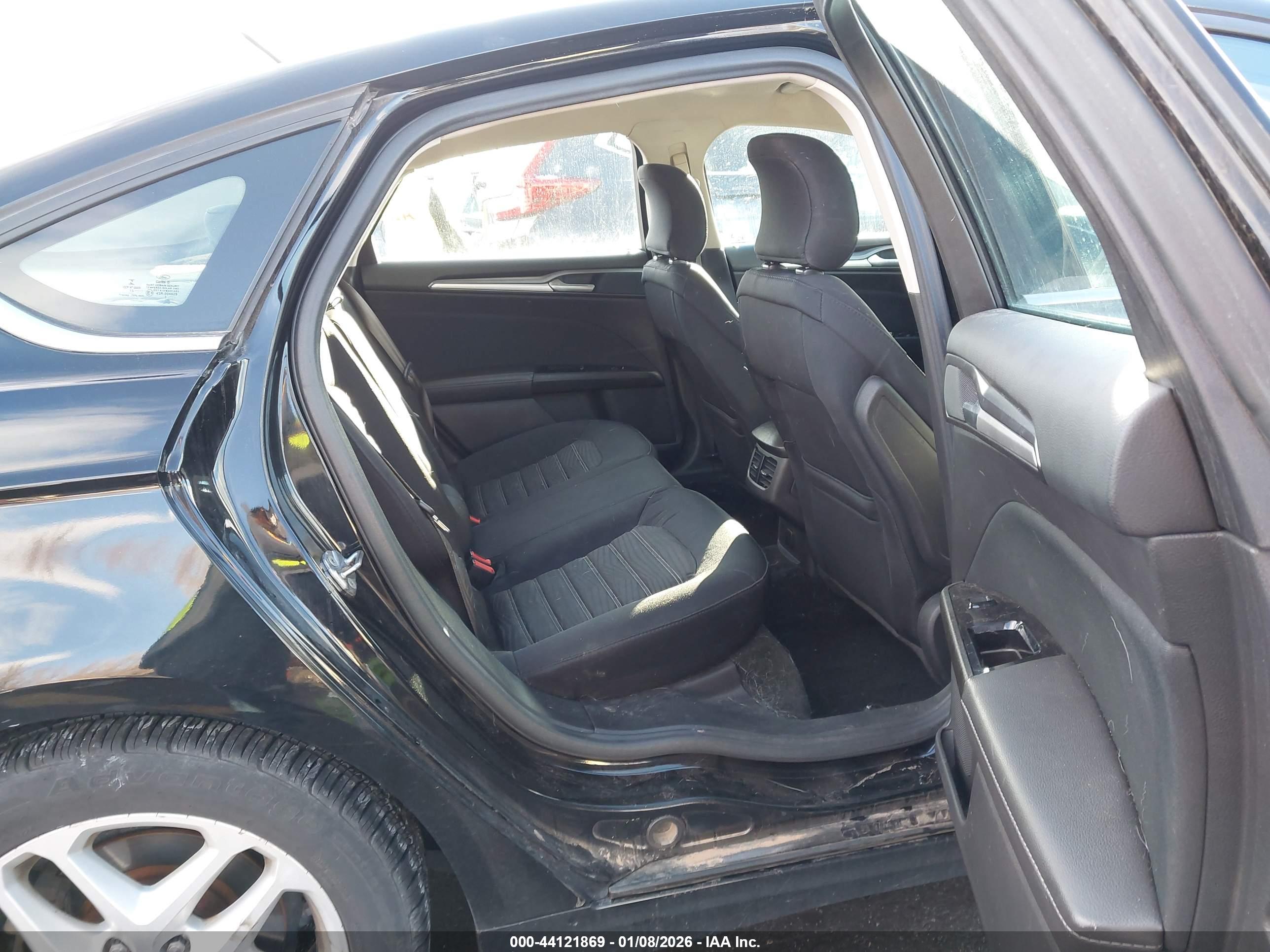 FORD FUSION image 8