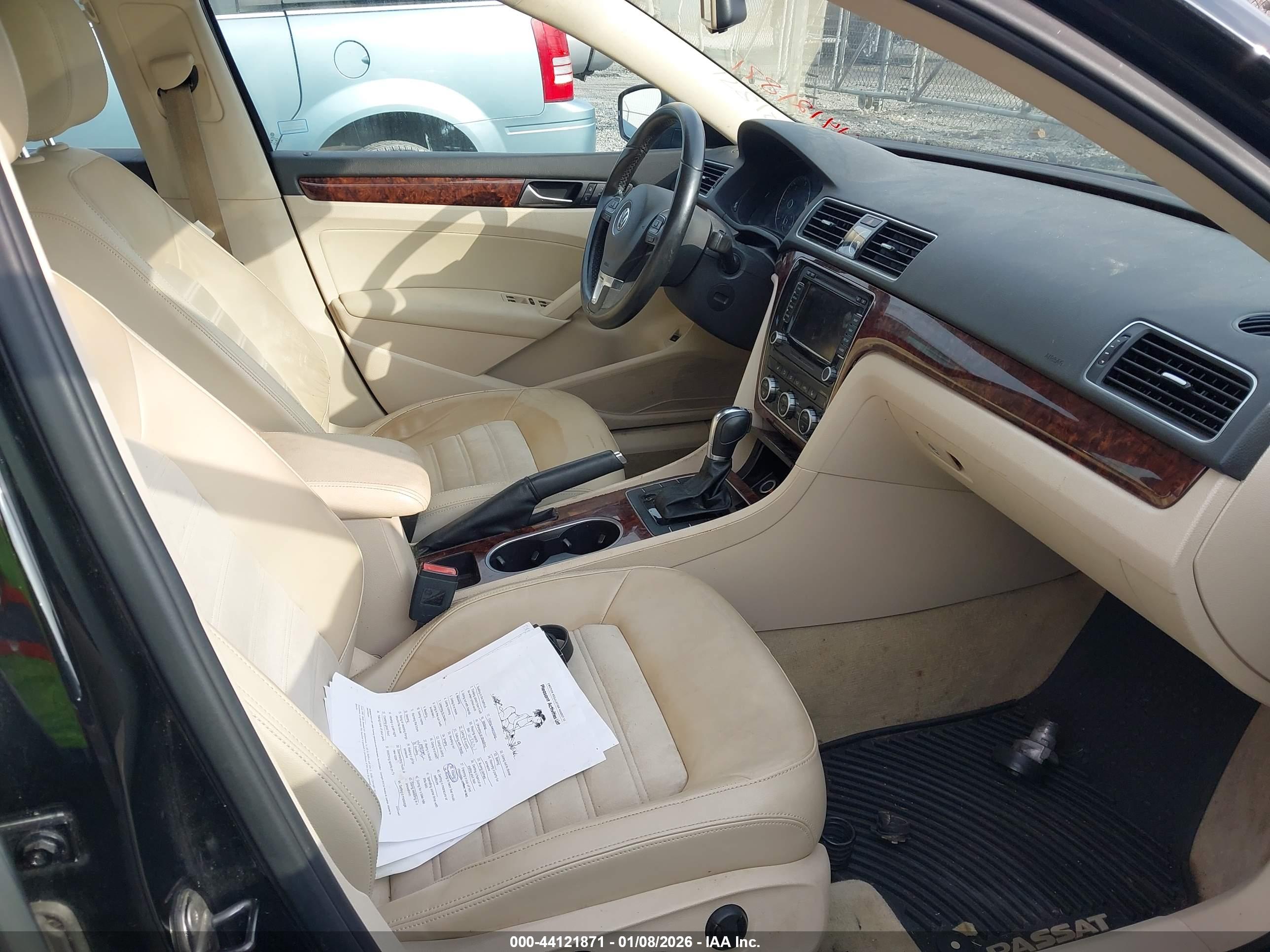 VOLKSWAGEN PASSAT image 5