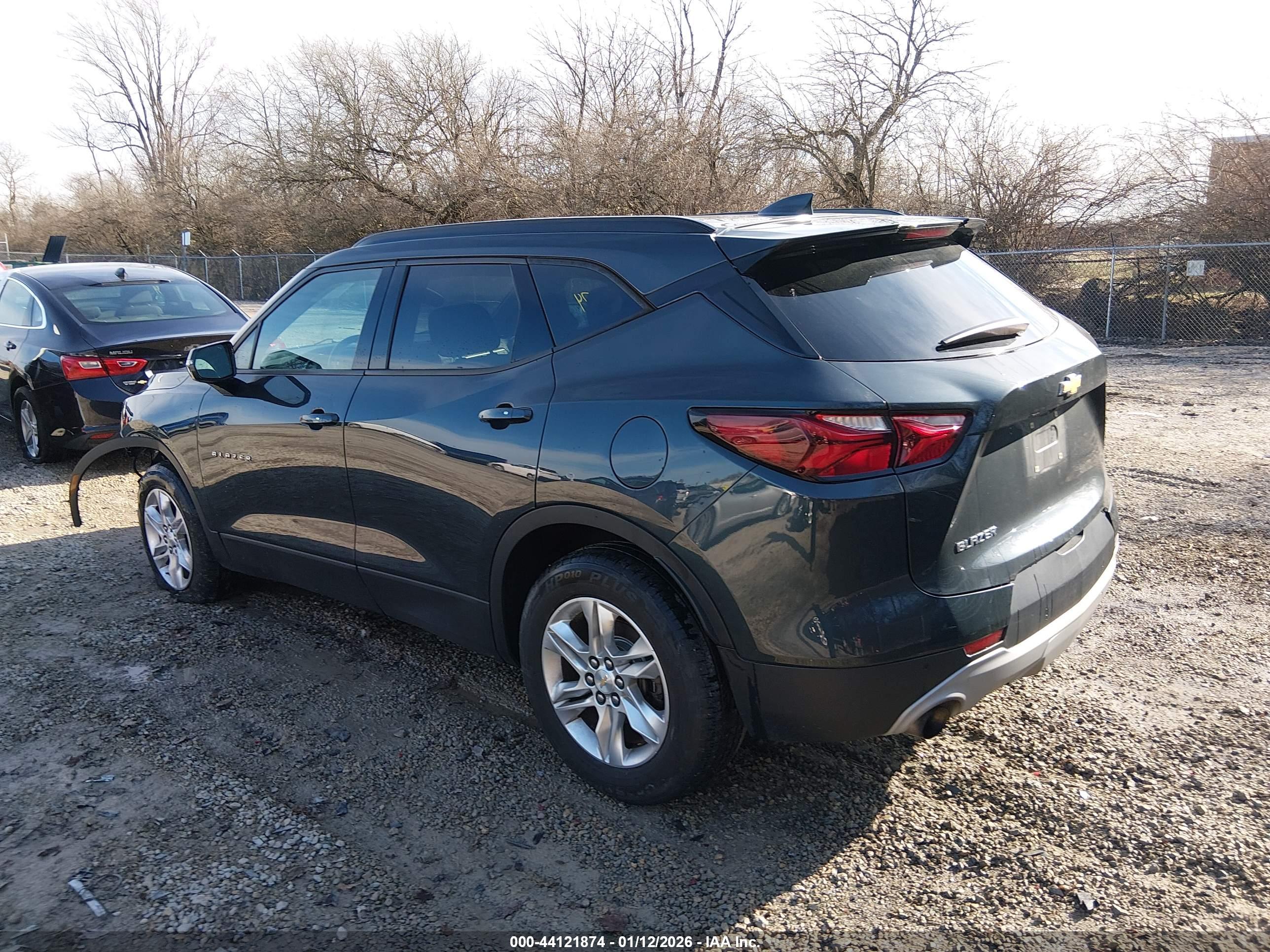 CHEVROLET BLAZER image 3