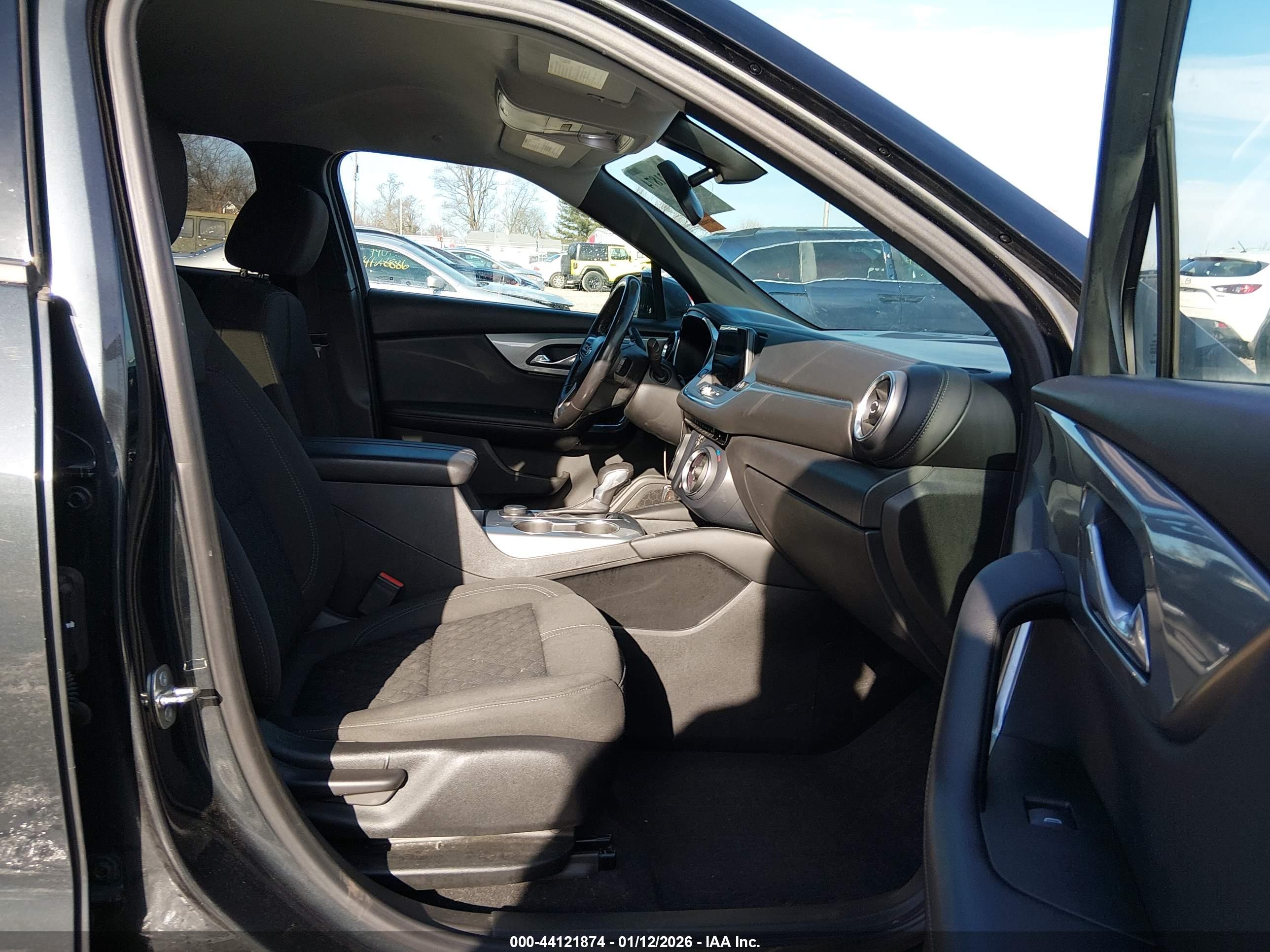 CHEVROLET BLAZER image 5