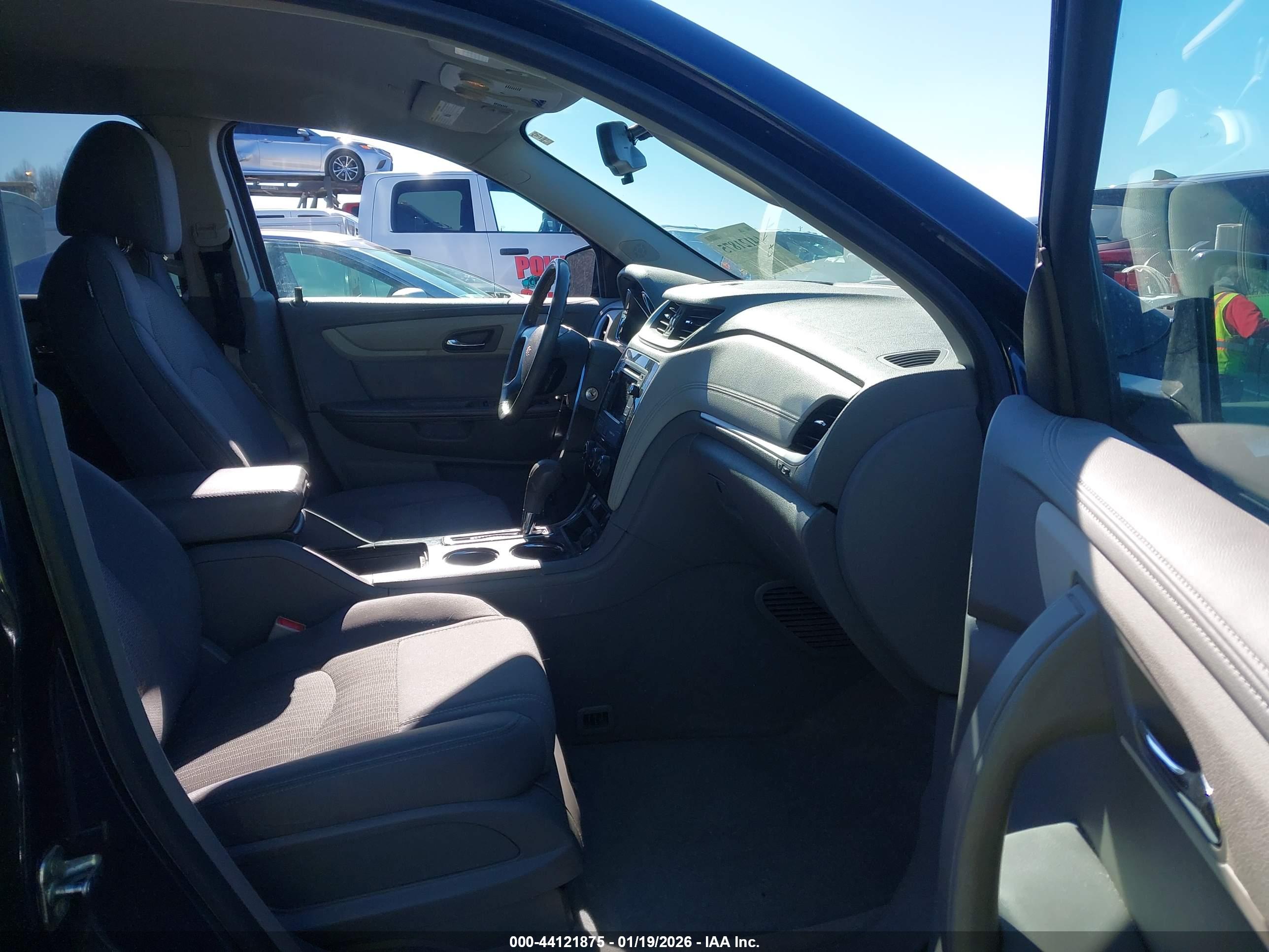 CHEVROLET TRAVERSE image 5