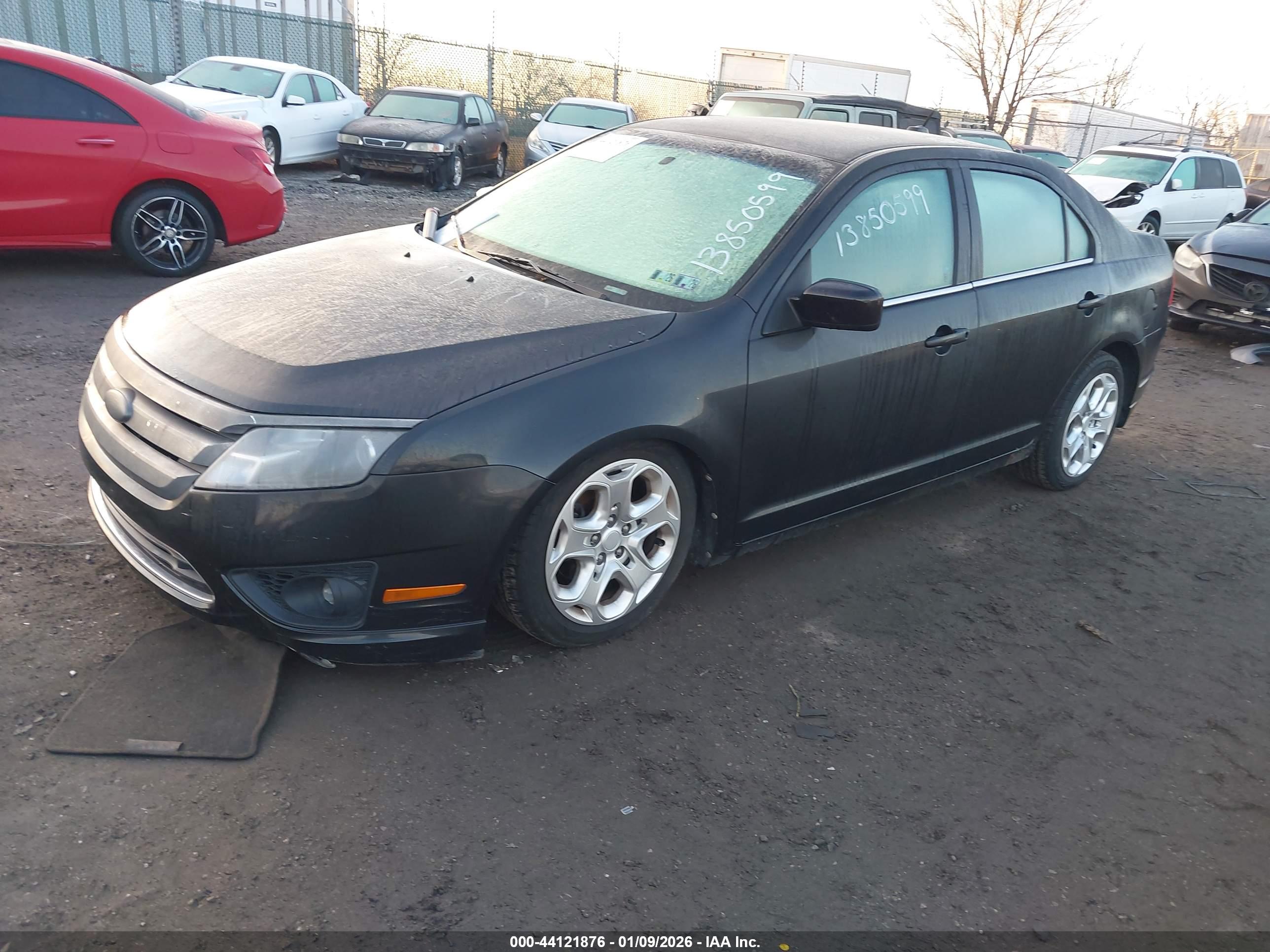 FORD FUSION image 2