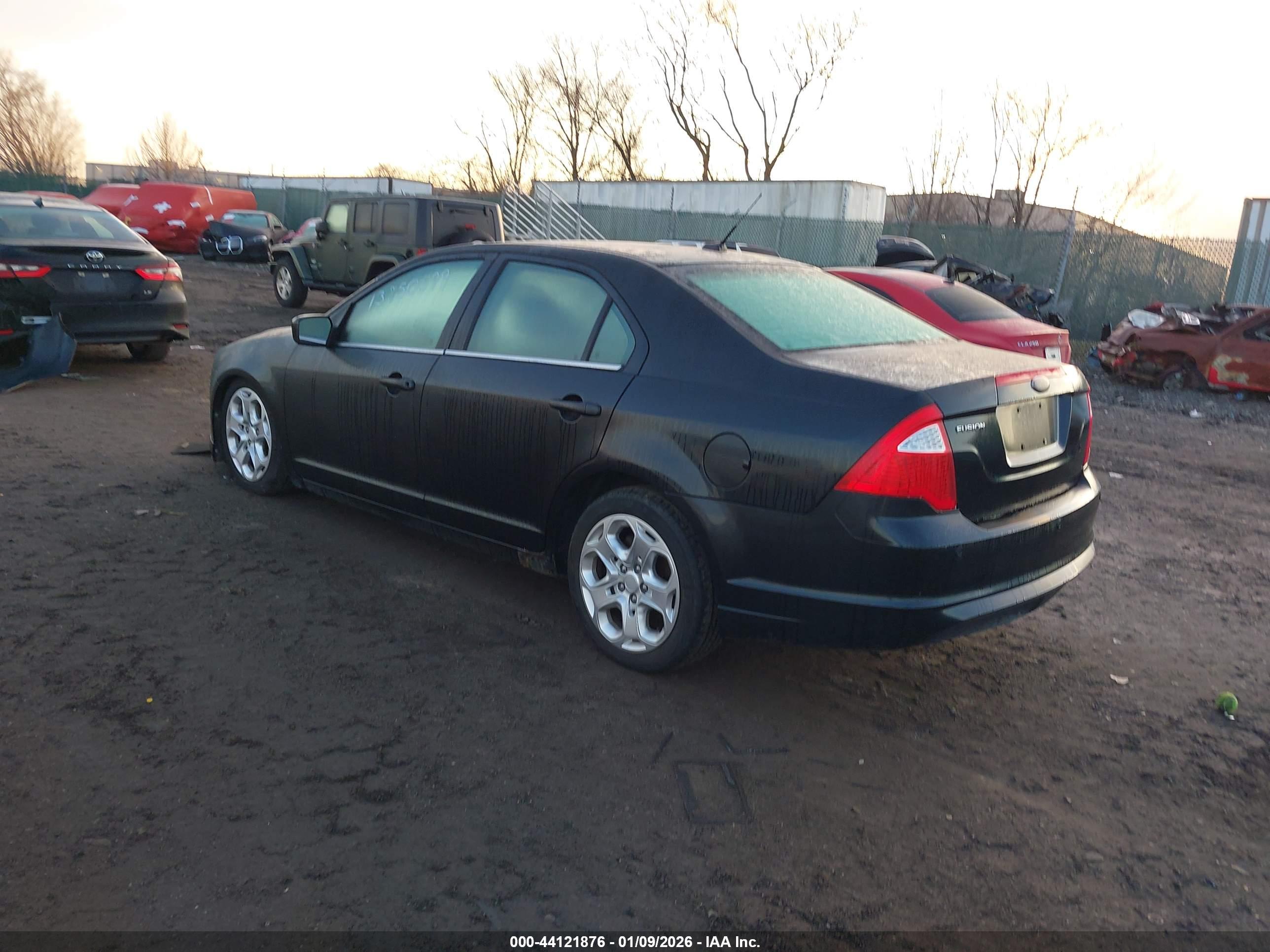FORD FUSION image 3