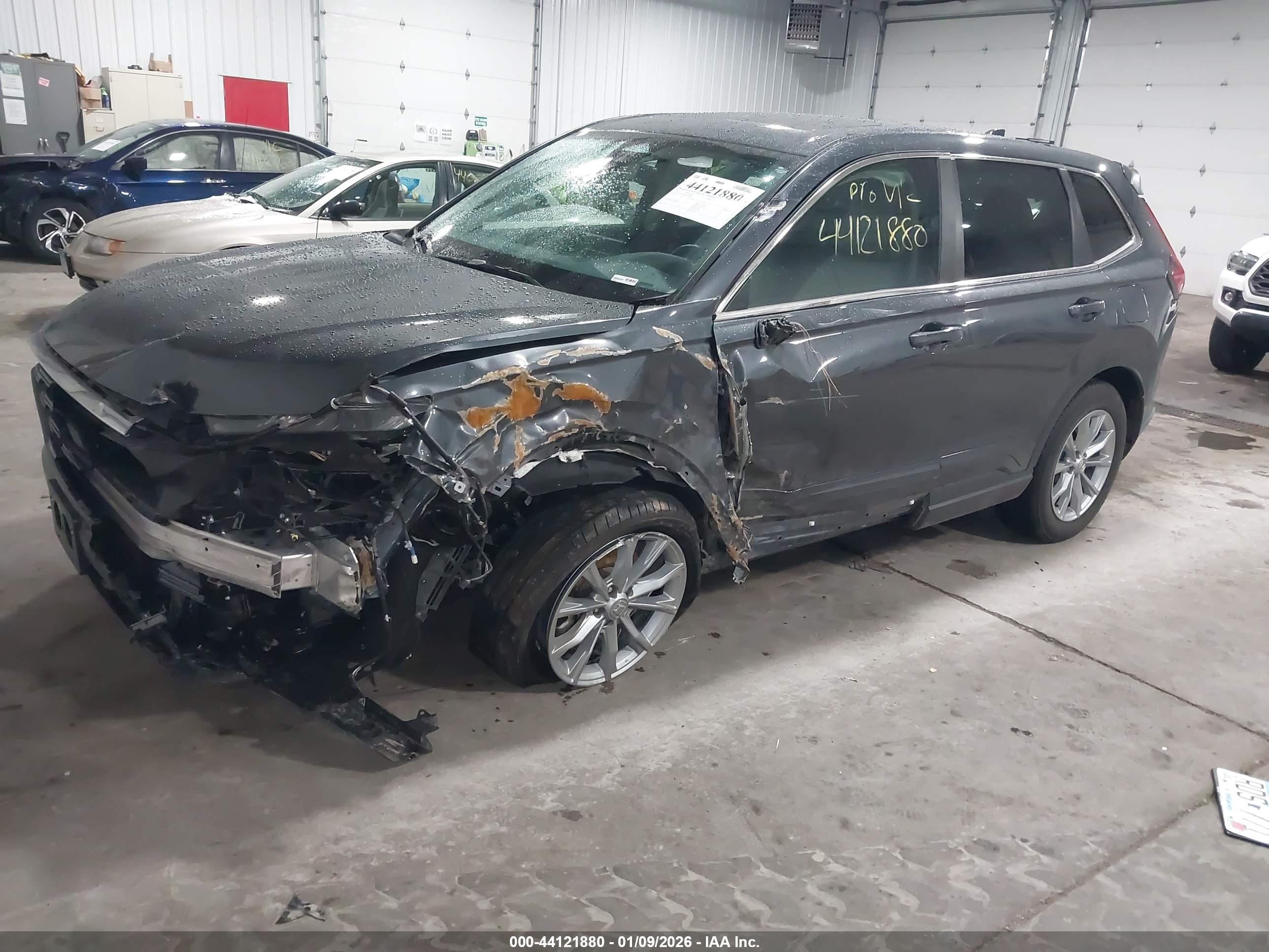 HONDA CR-V image 2