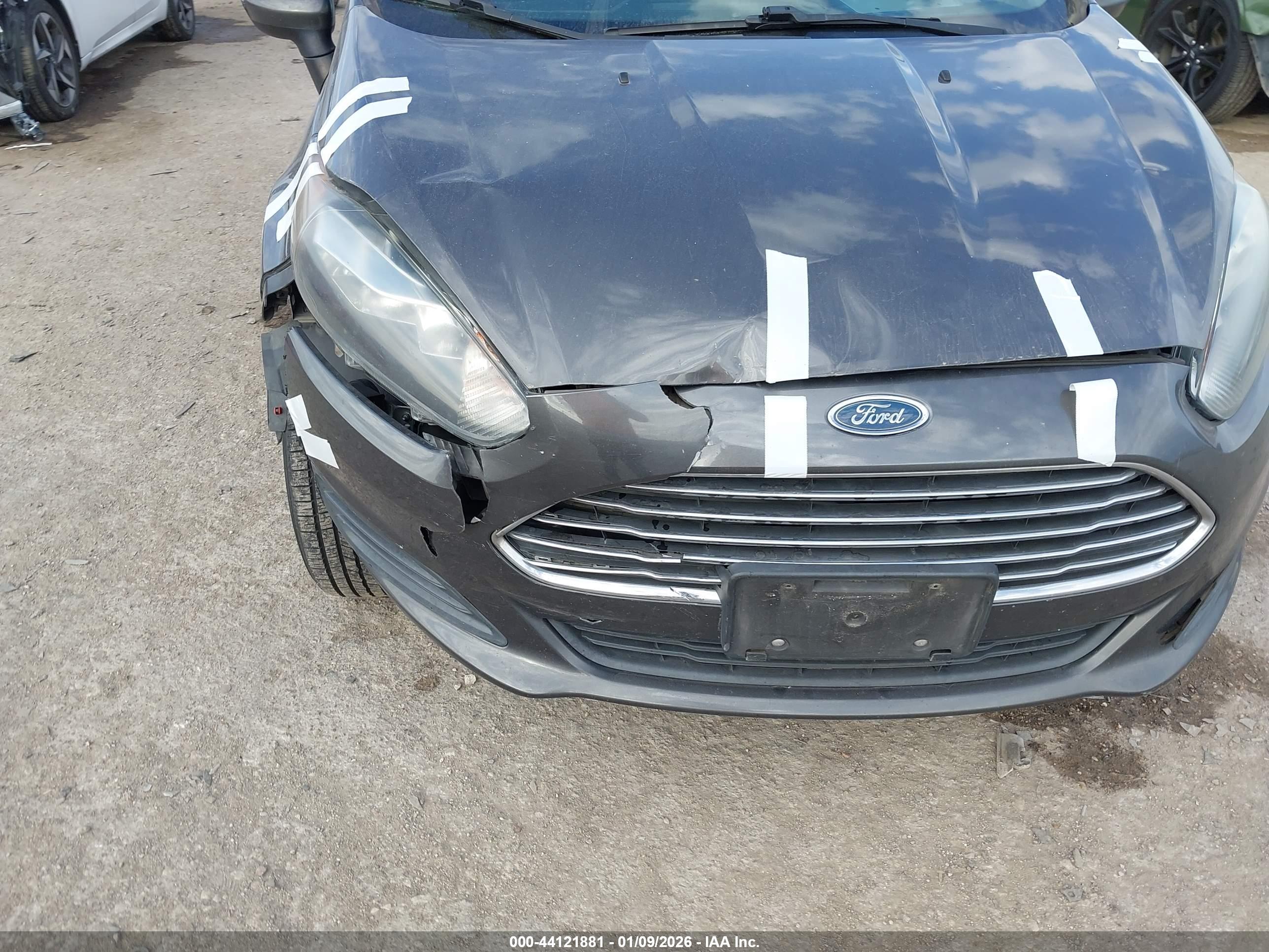 FORD FIESTA image 6