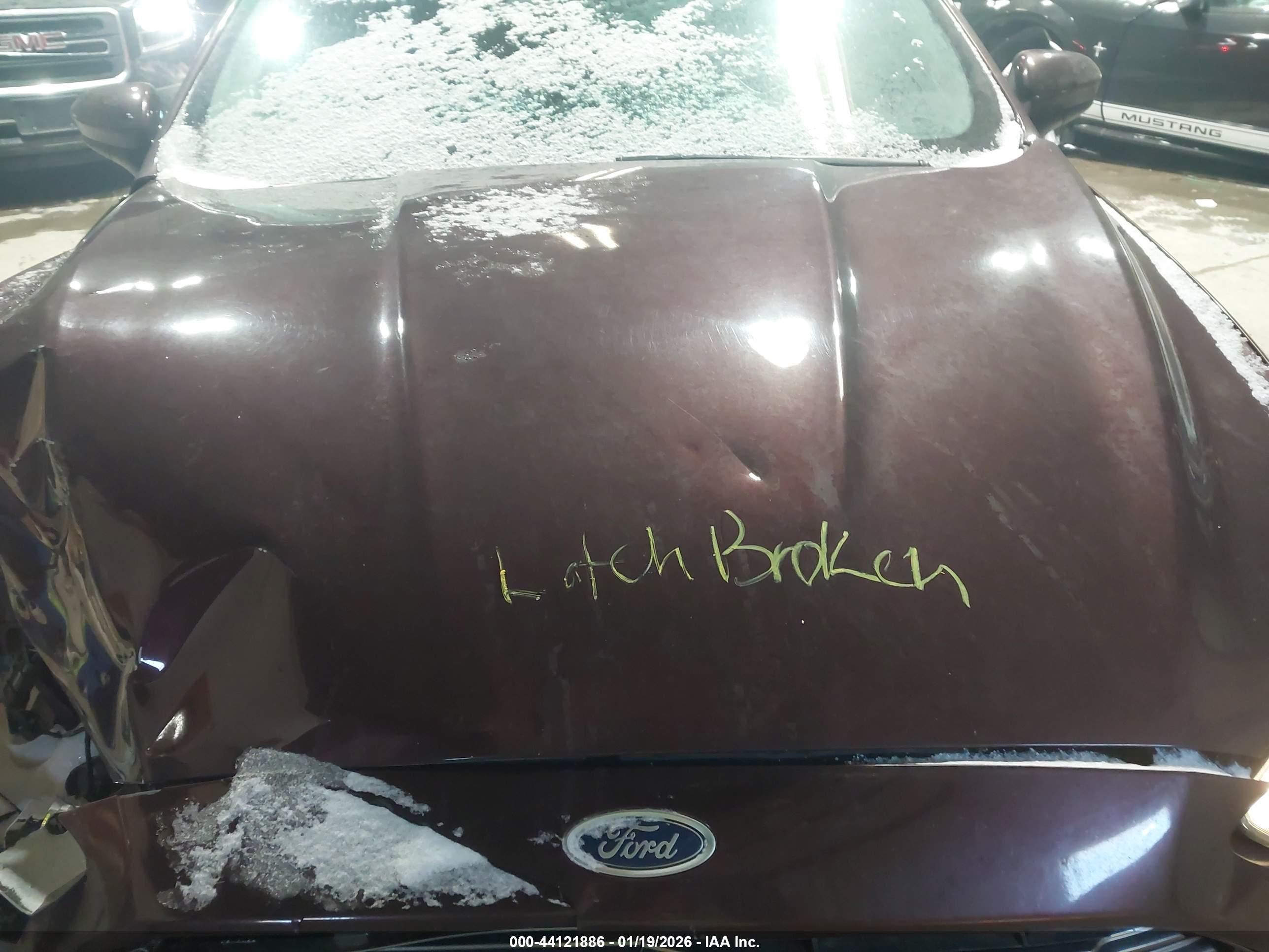 FORD FUSION image 10