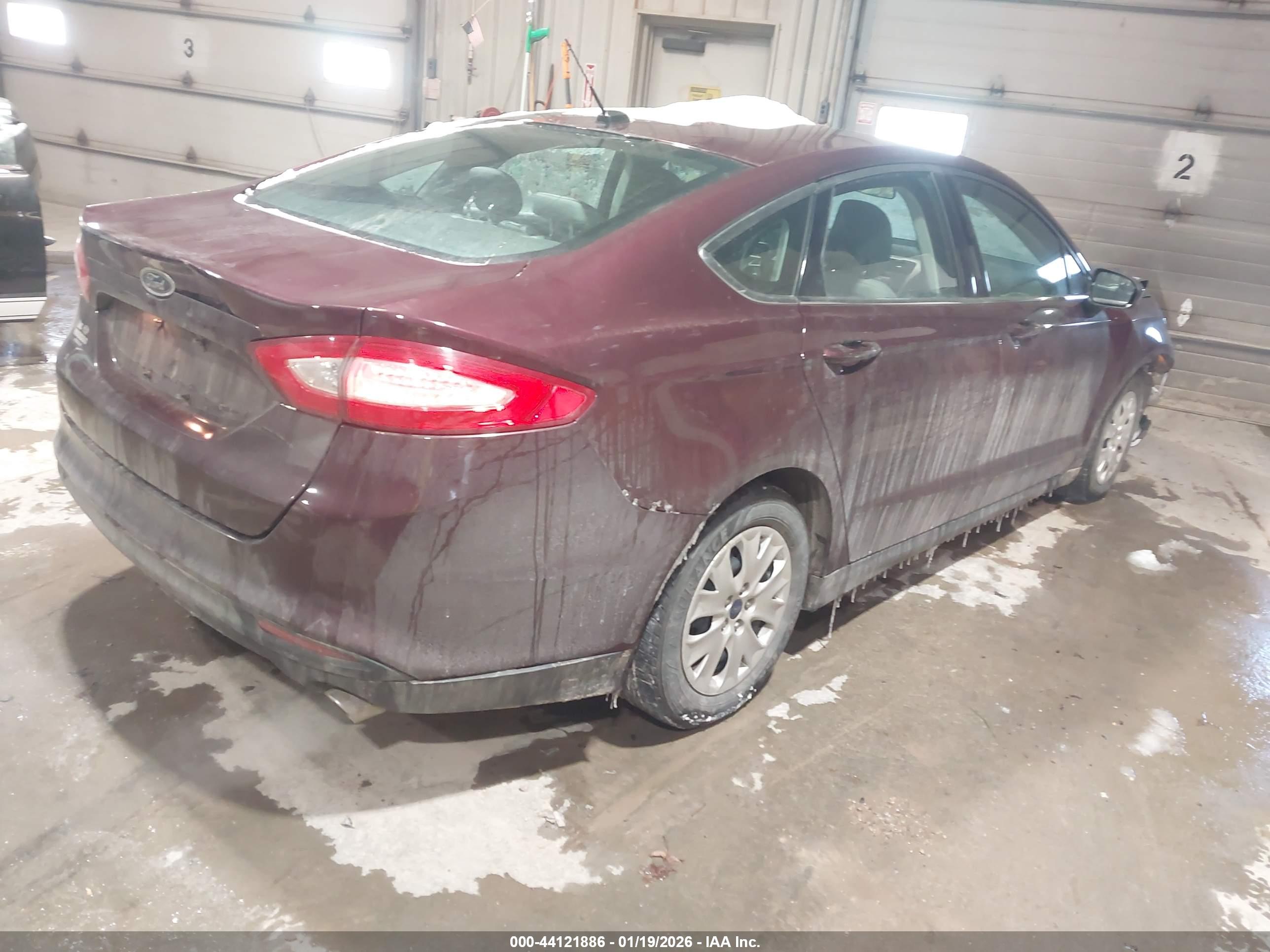 FORD FUSION image 4