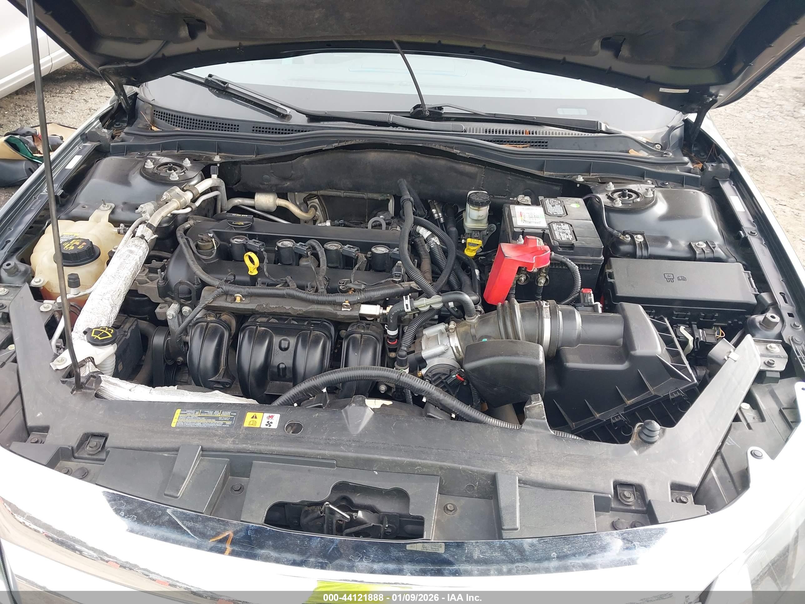 FORD FUSION image 10