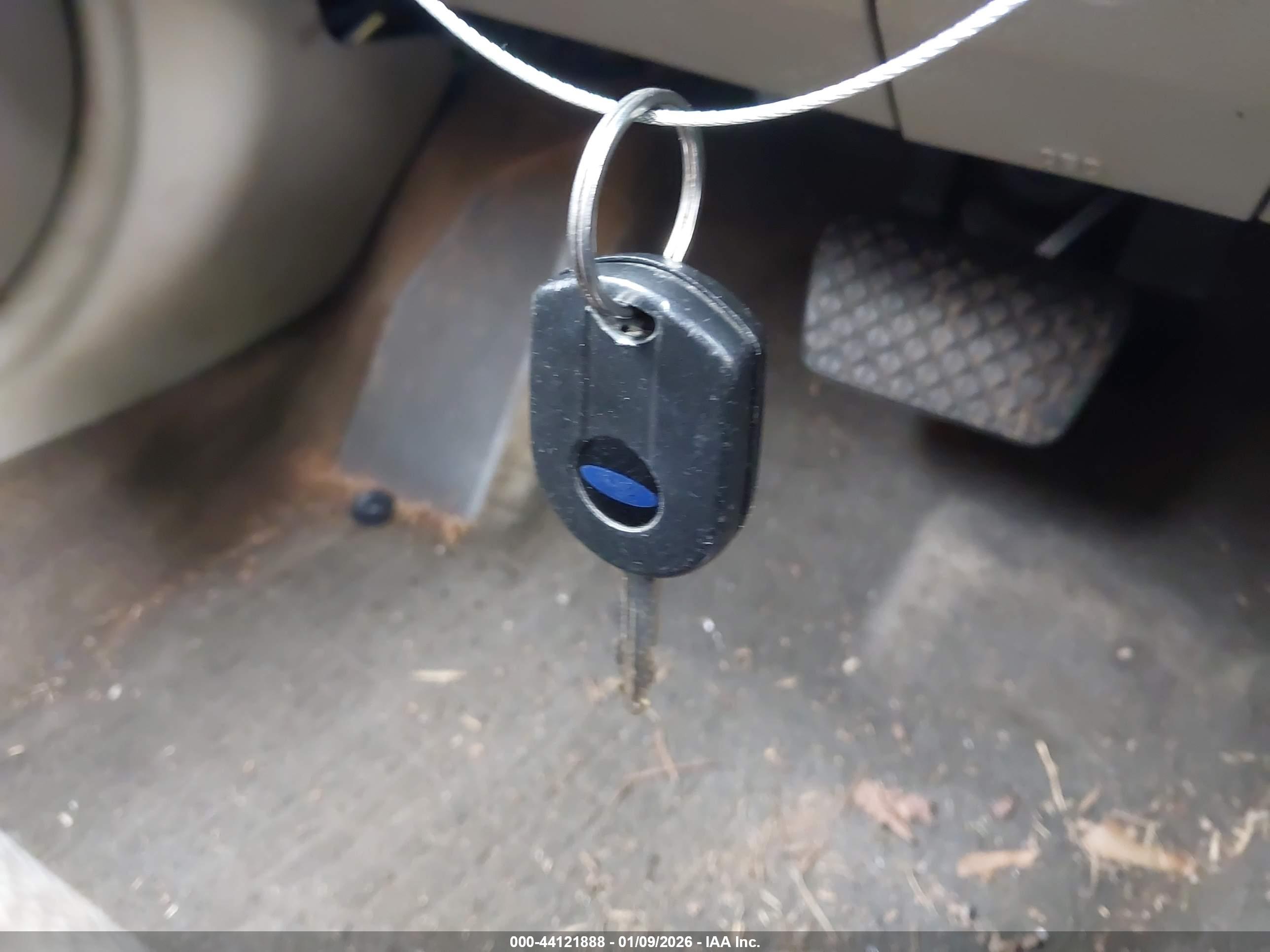 FORD FUSION image 11