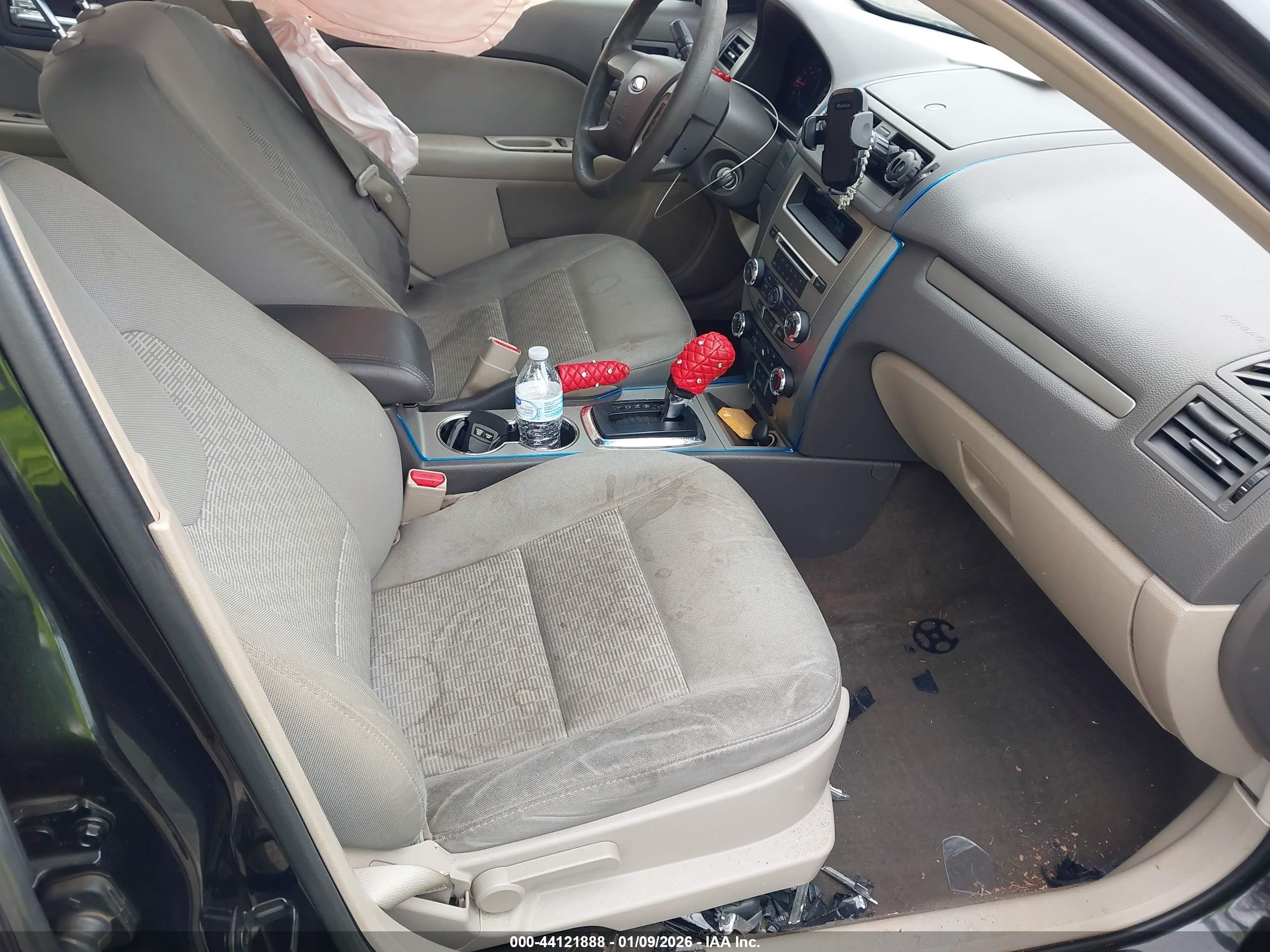 FORD FUSION image 5