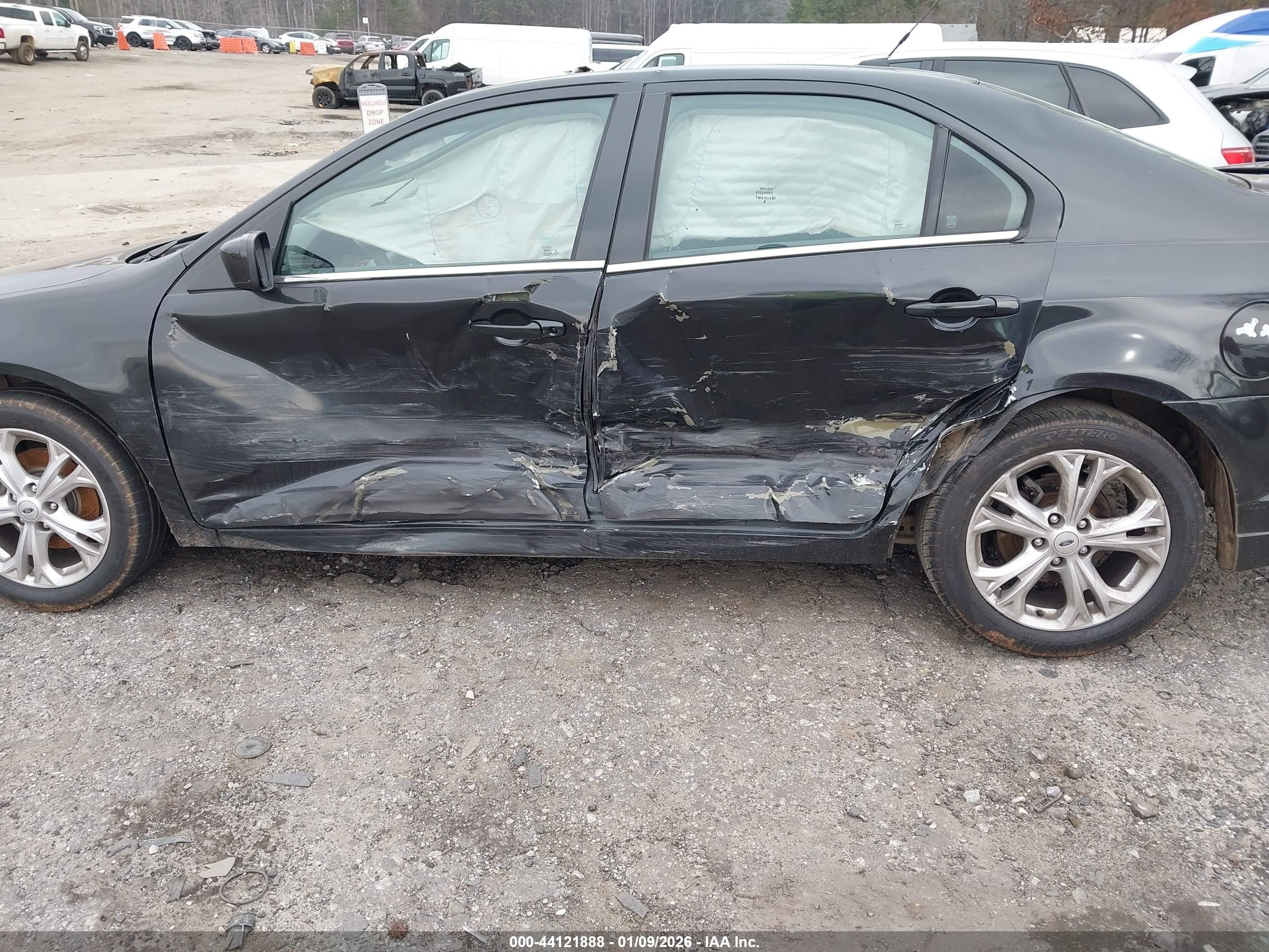 FORD FUSION image 6