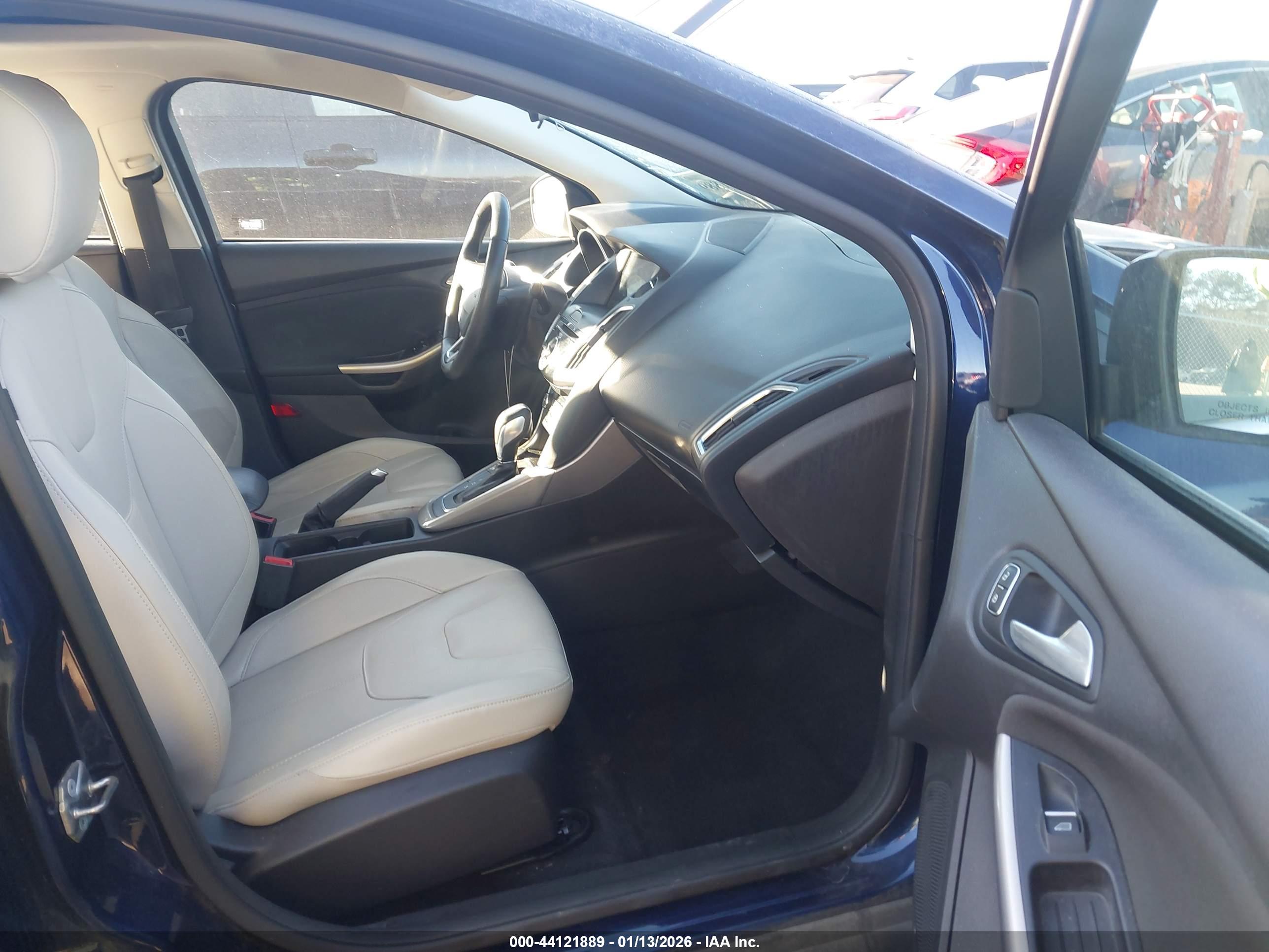 FORD FOCUS image 5