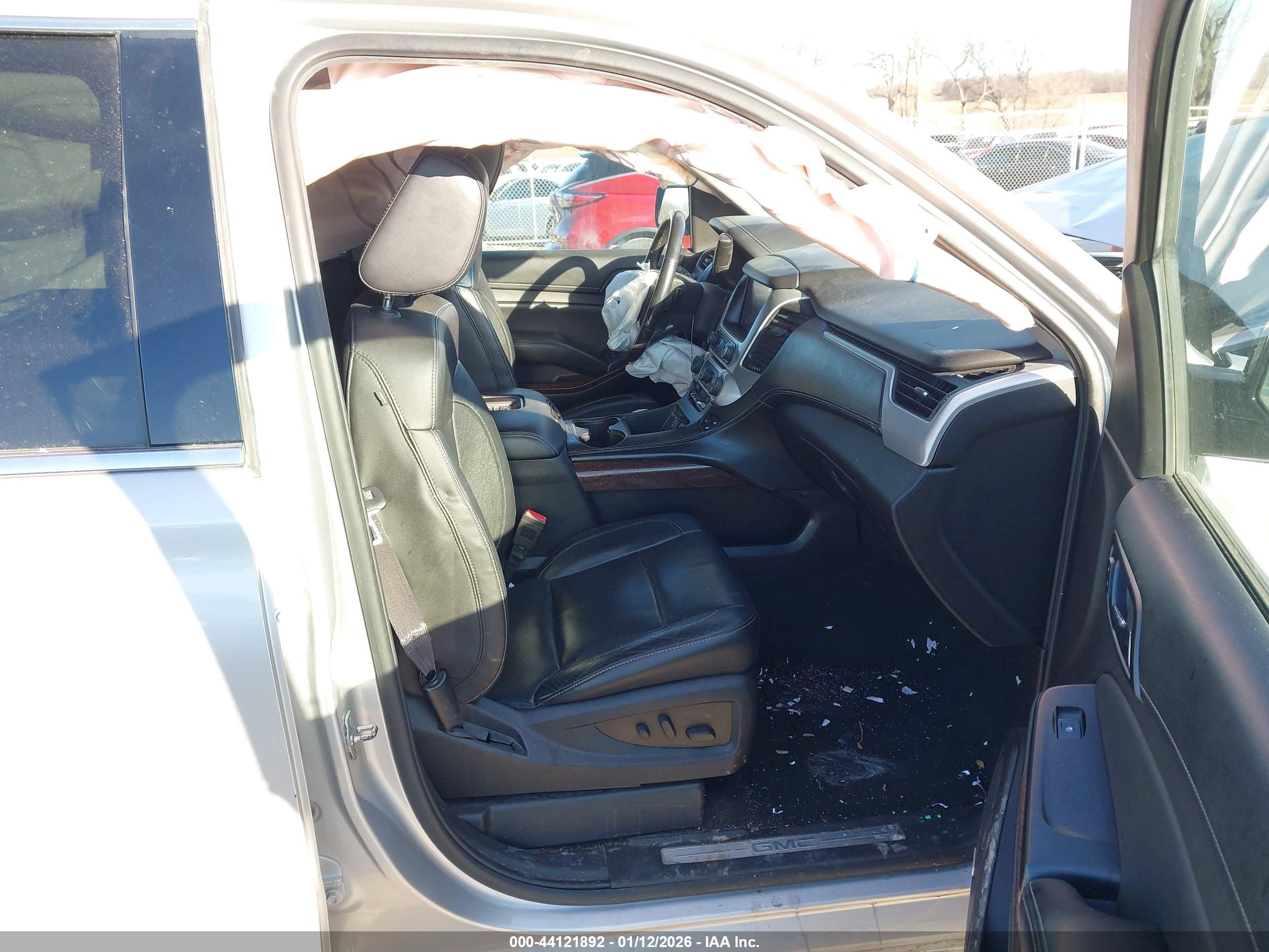 GMC YUKON image 5