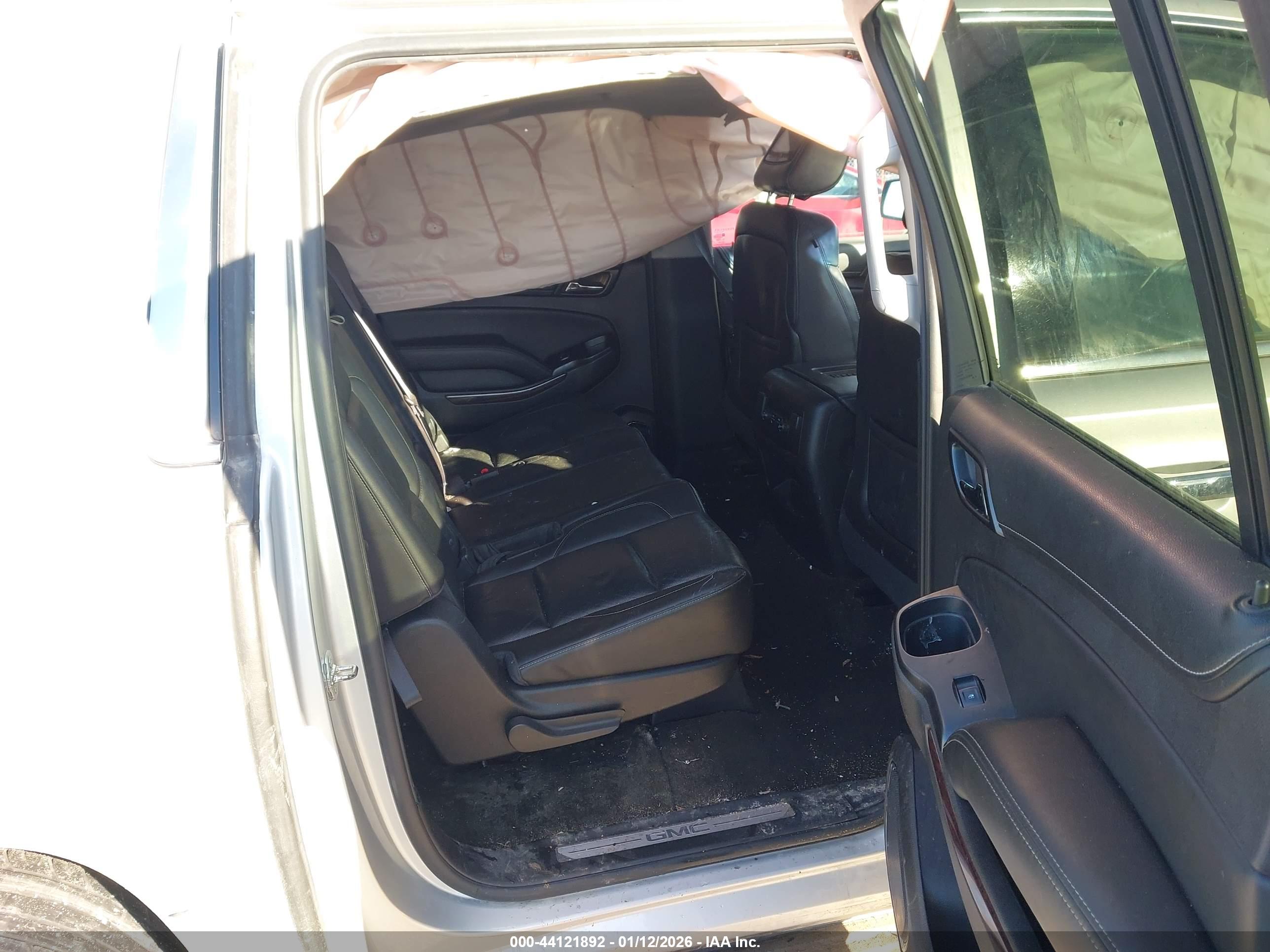 GMC YUKON image 8