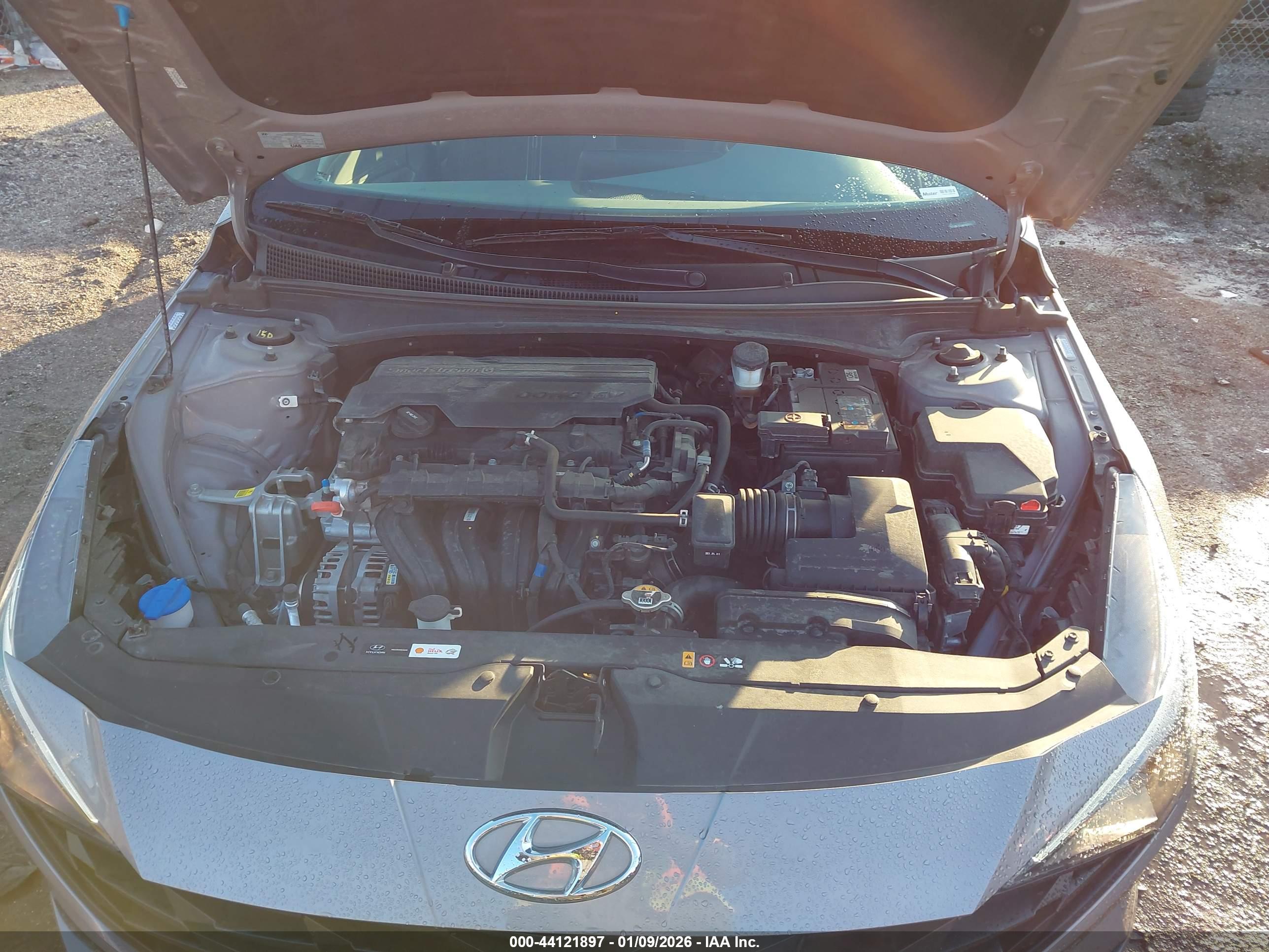 HYUNDAI ELANTRA image 10
