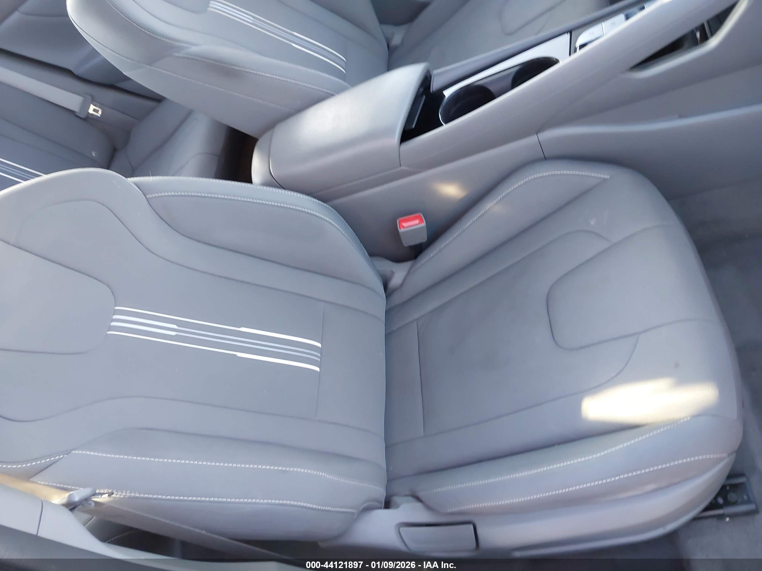 HYUNDAI ELANTRA image 5