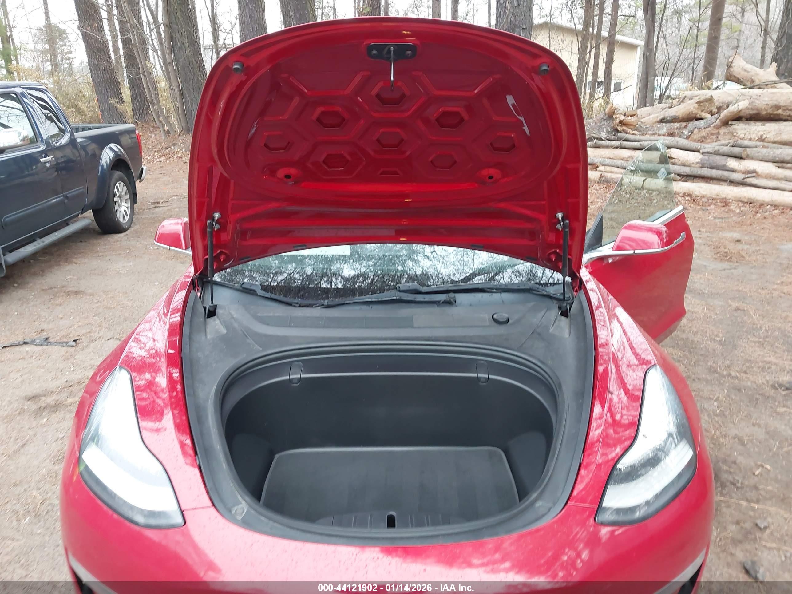 TESLA MODEL image 10