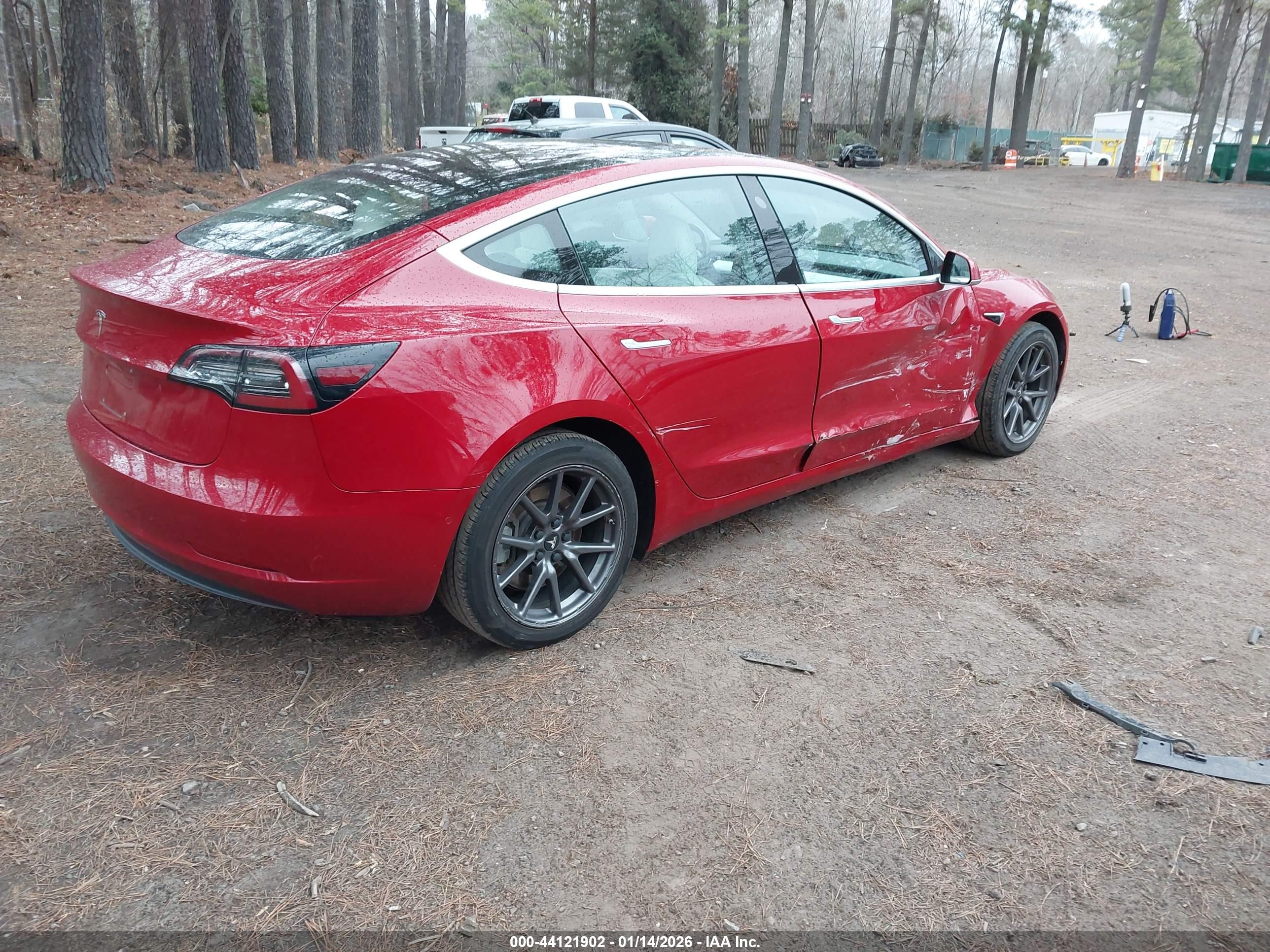 TESLA MODEL image 4