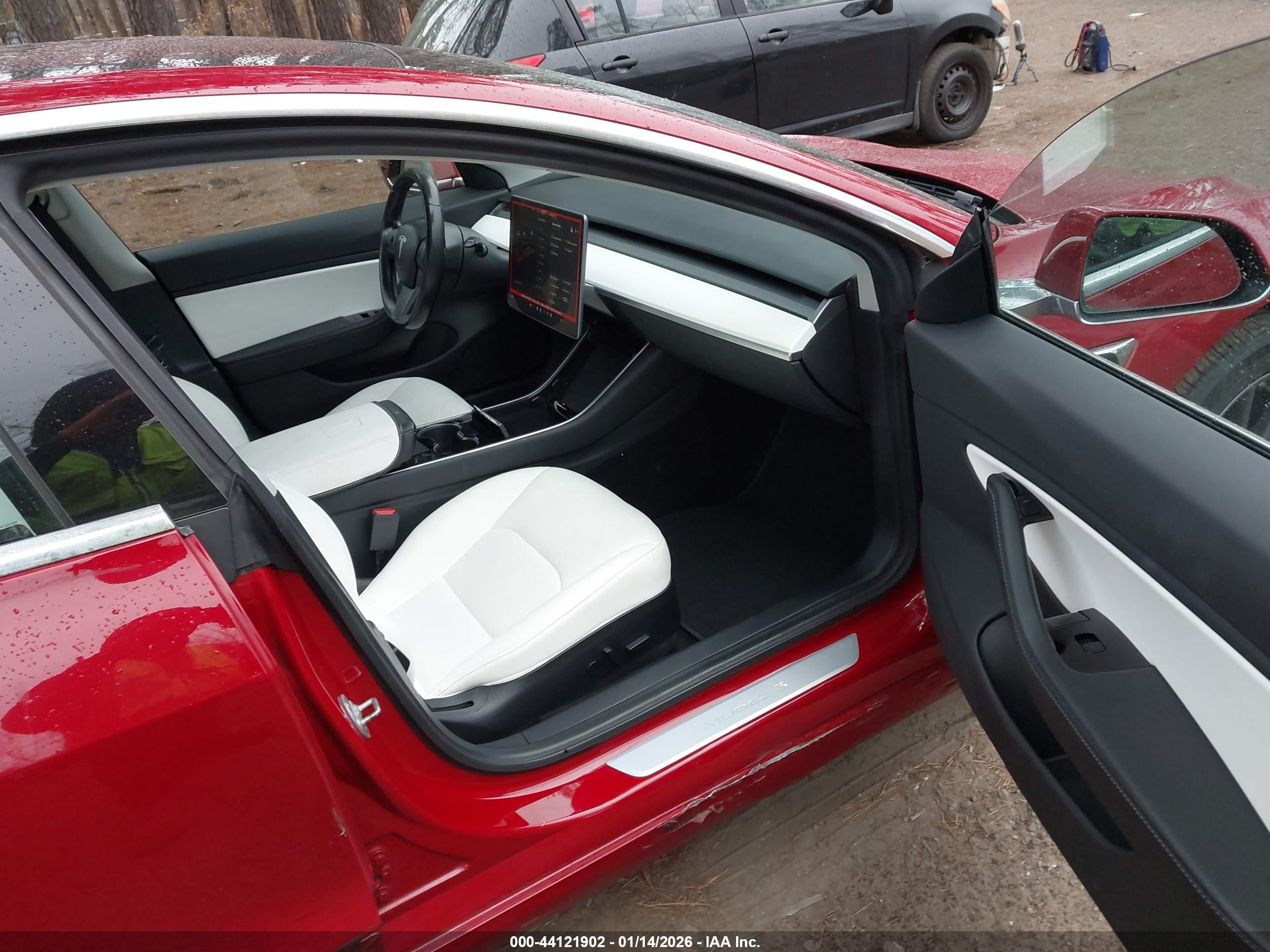 TESLA MODEL image 5