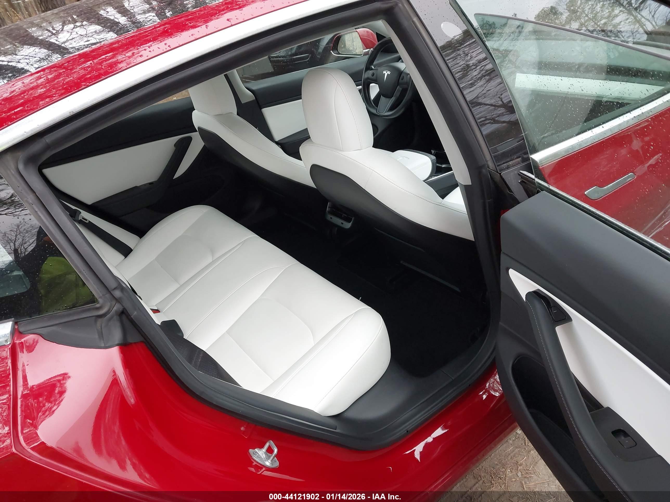 TESLA MODEL image 8