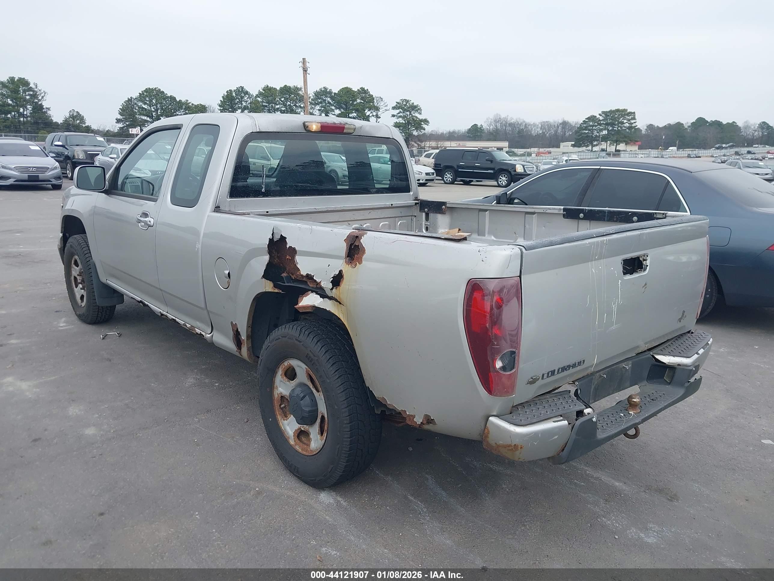 CHEVROLET COLORADO image 3