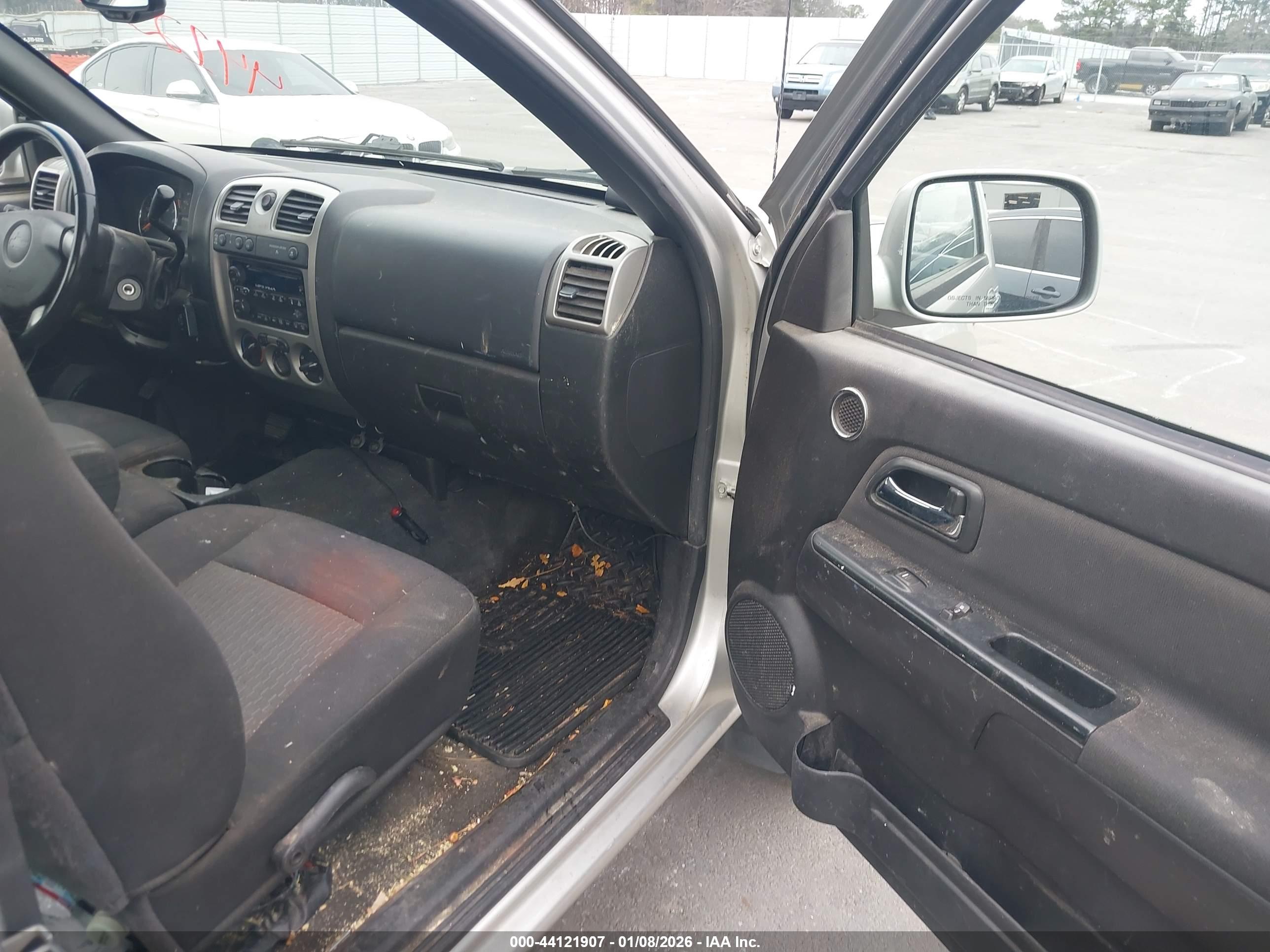 CHEVROLET COLORADO image 5