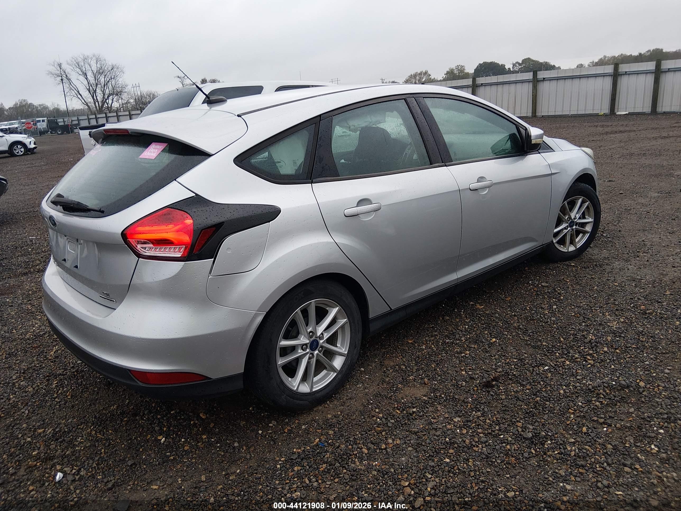 FORD FOCUS image 4