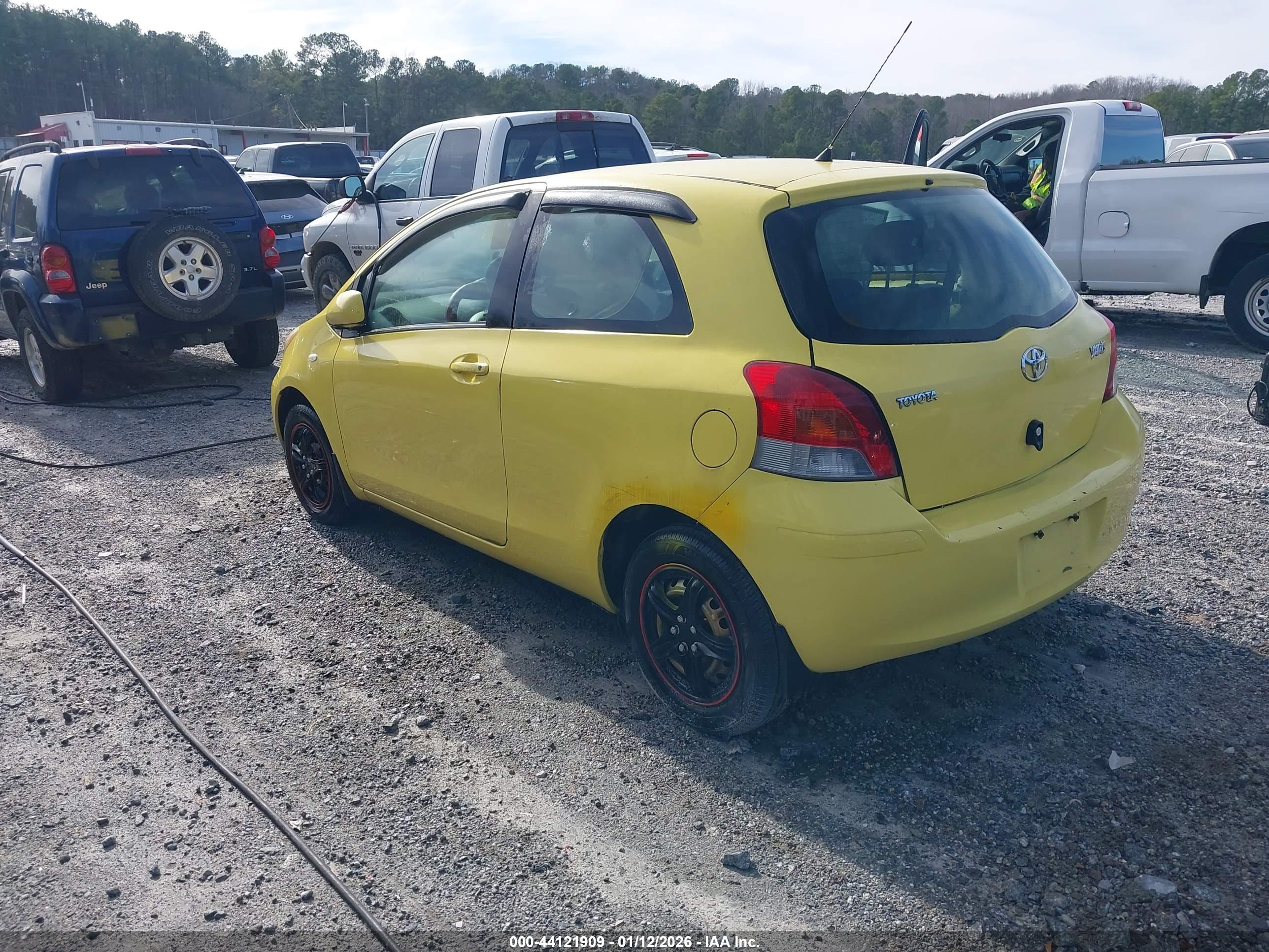 TOYOTA YARIS image 3