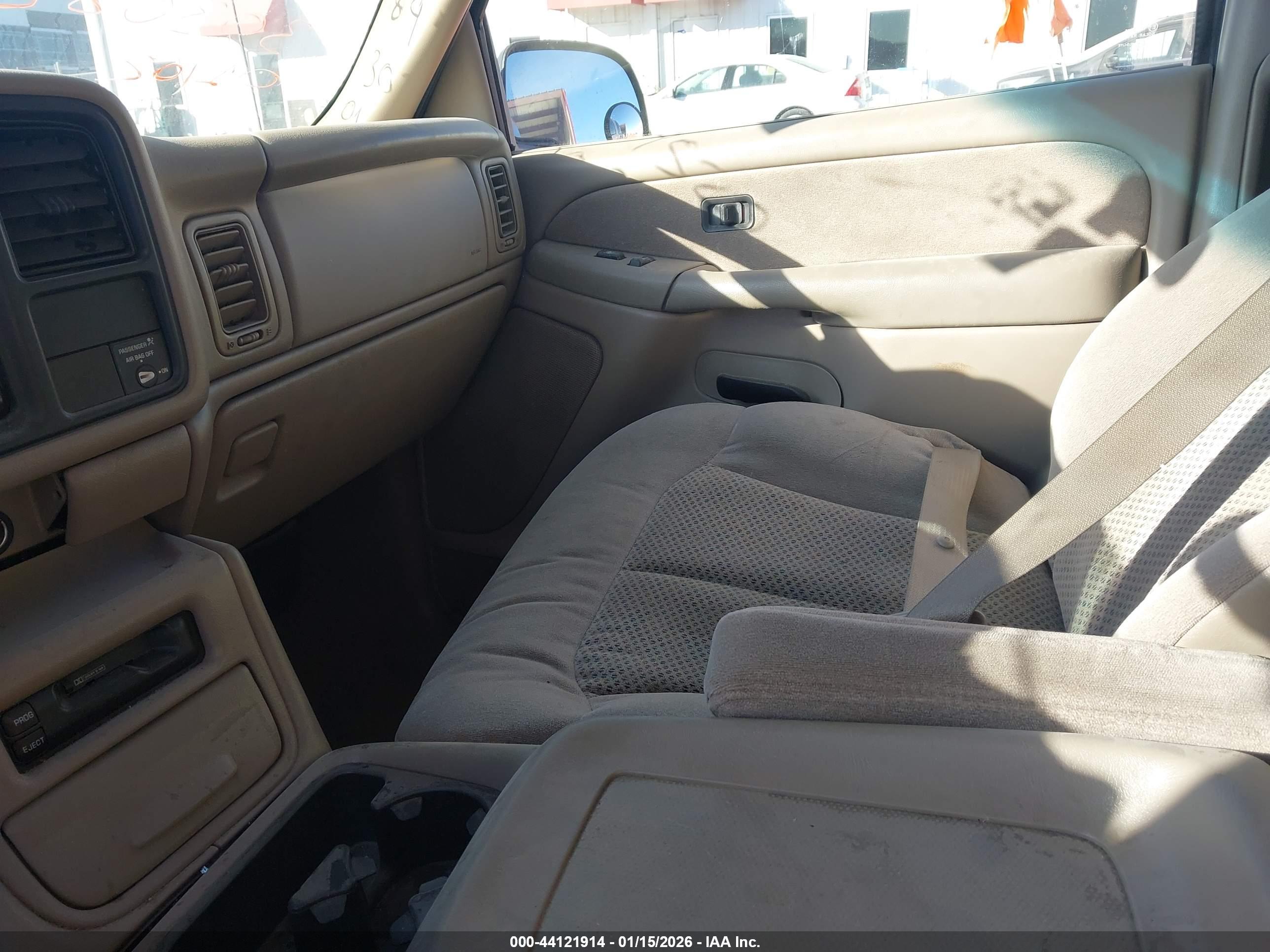 CHEVROLET SILVERADO image 5