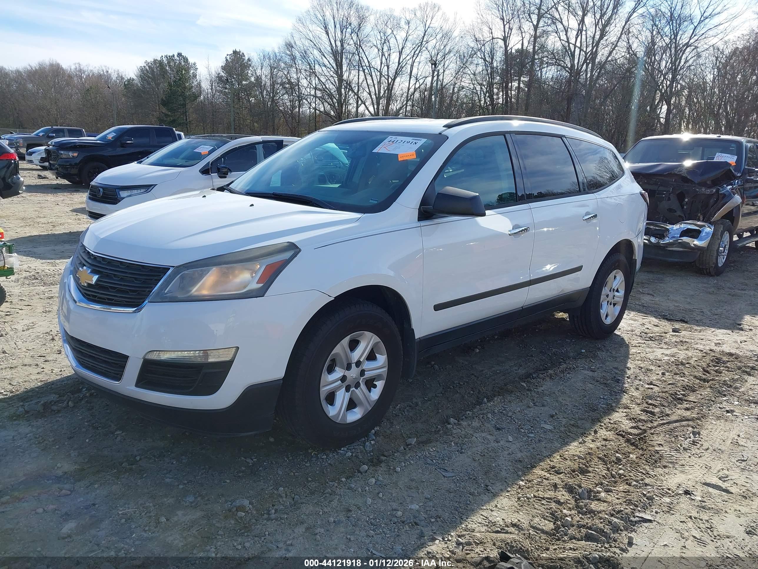 CHEVROLET TRAVERSE image 2