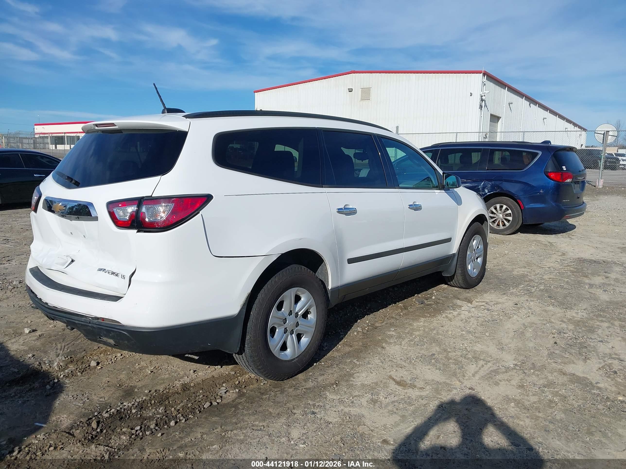 CHEVROLET TRAVERSE image 4