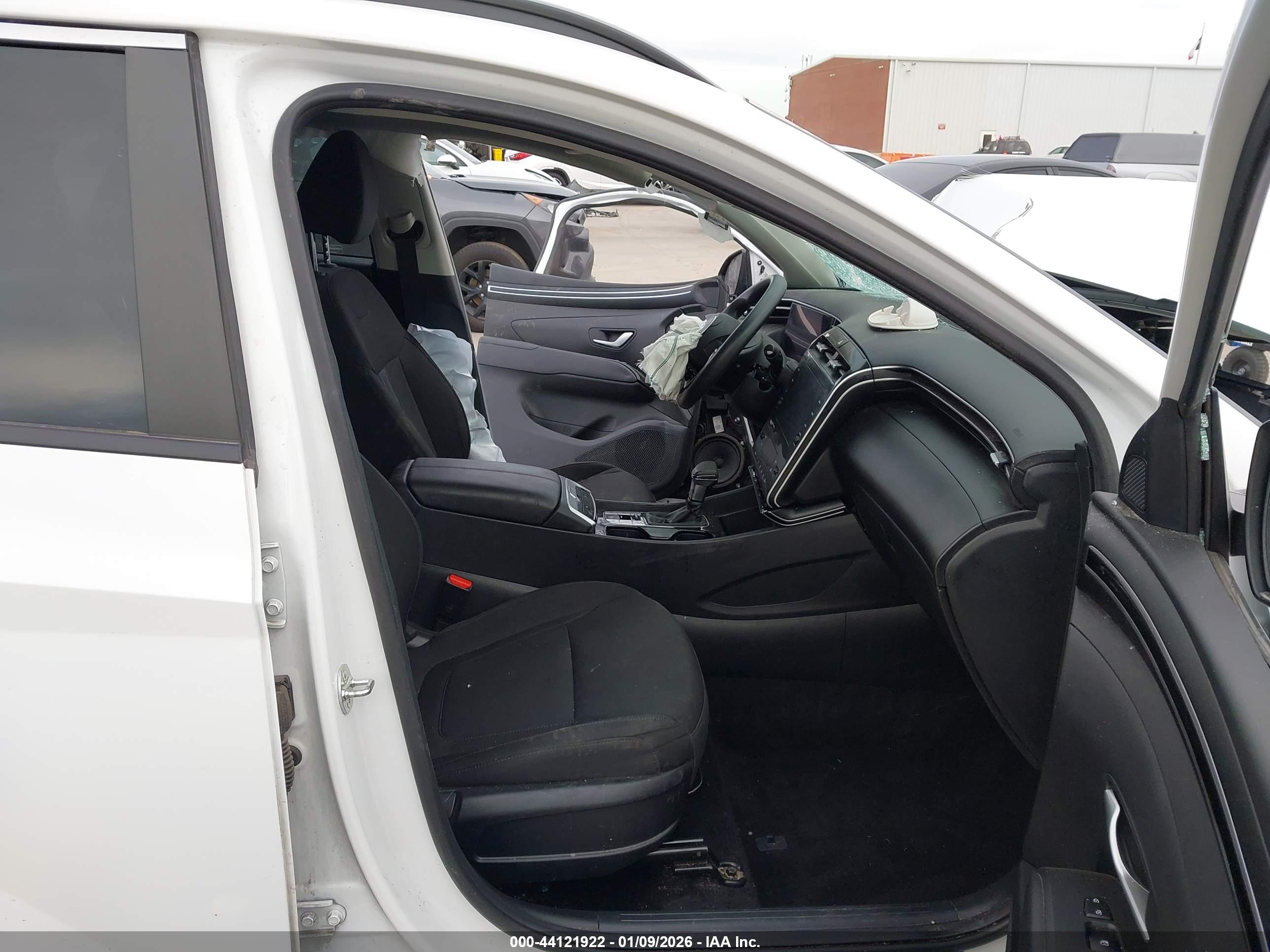 HYUNDAI TUCSON image 5