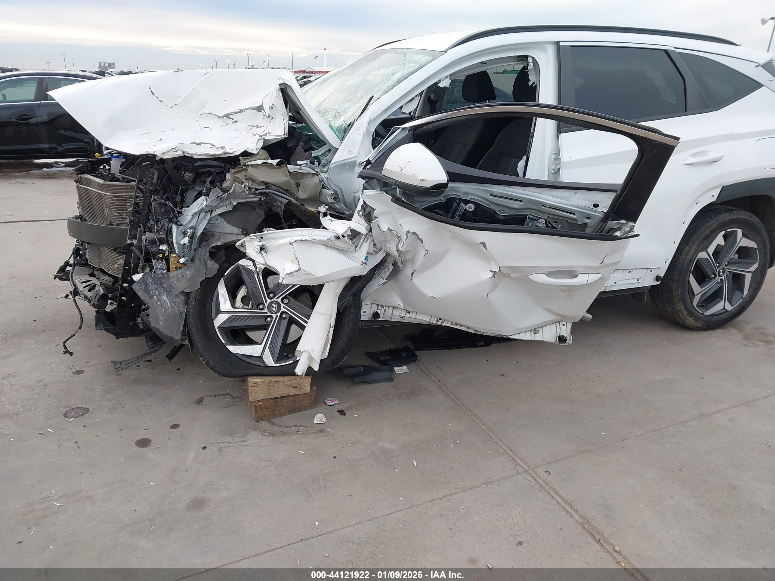 HYUNDAI TUCSON image 6
