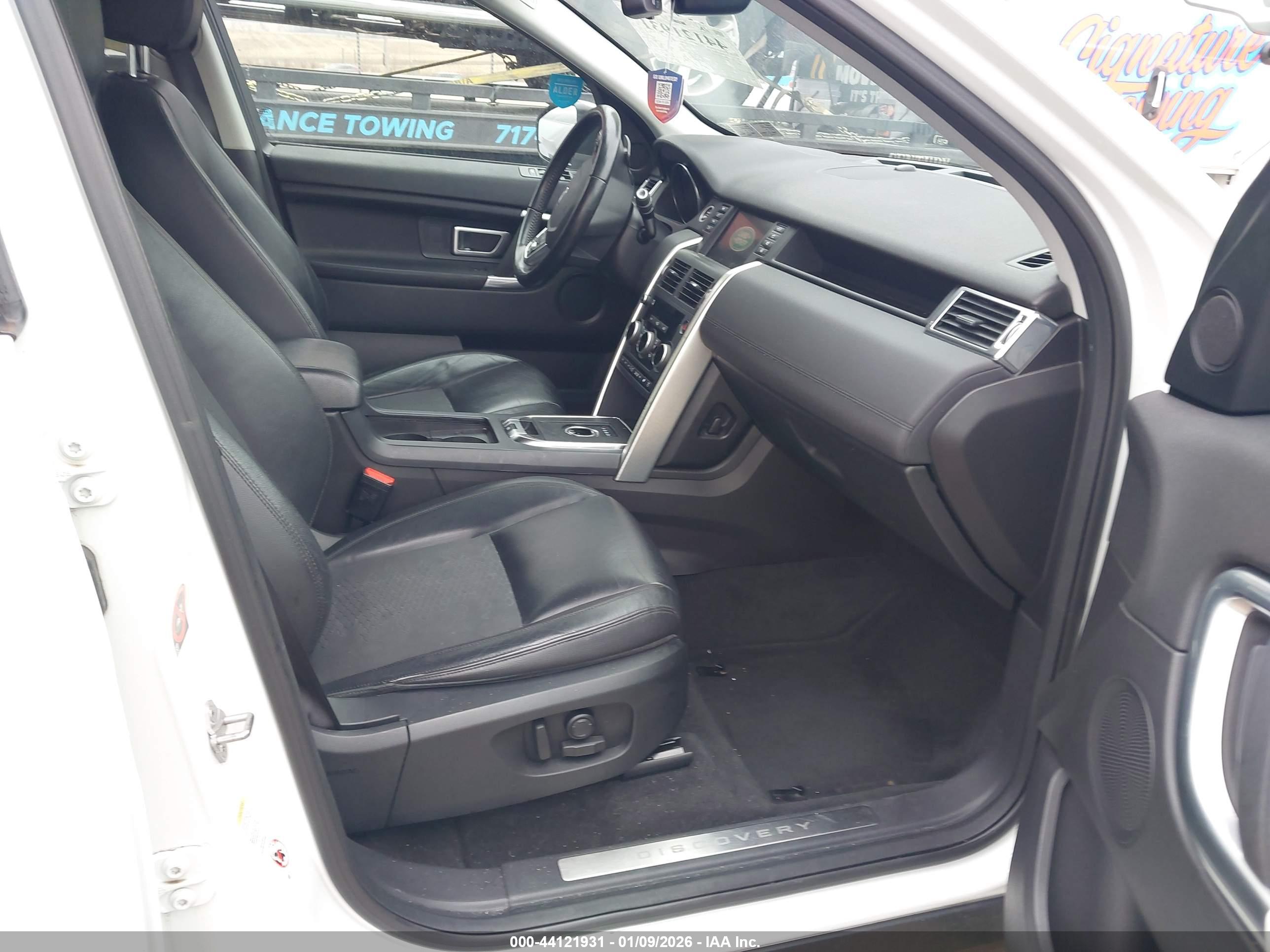 LAND ROVER image 5