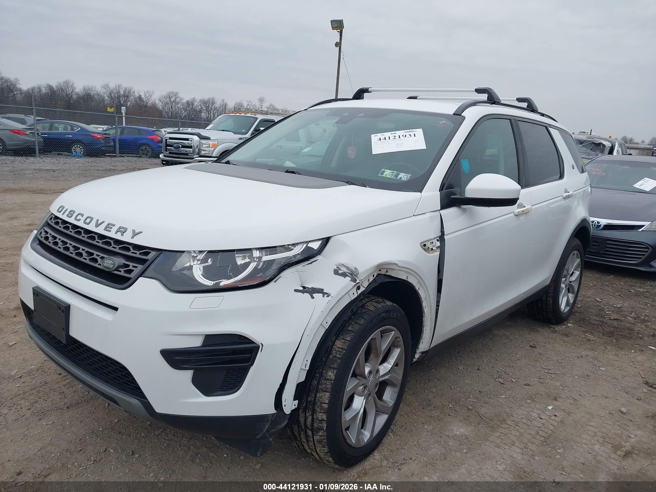 LAND ROVER image 6