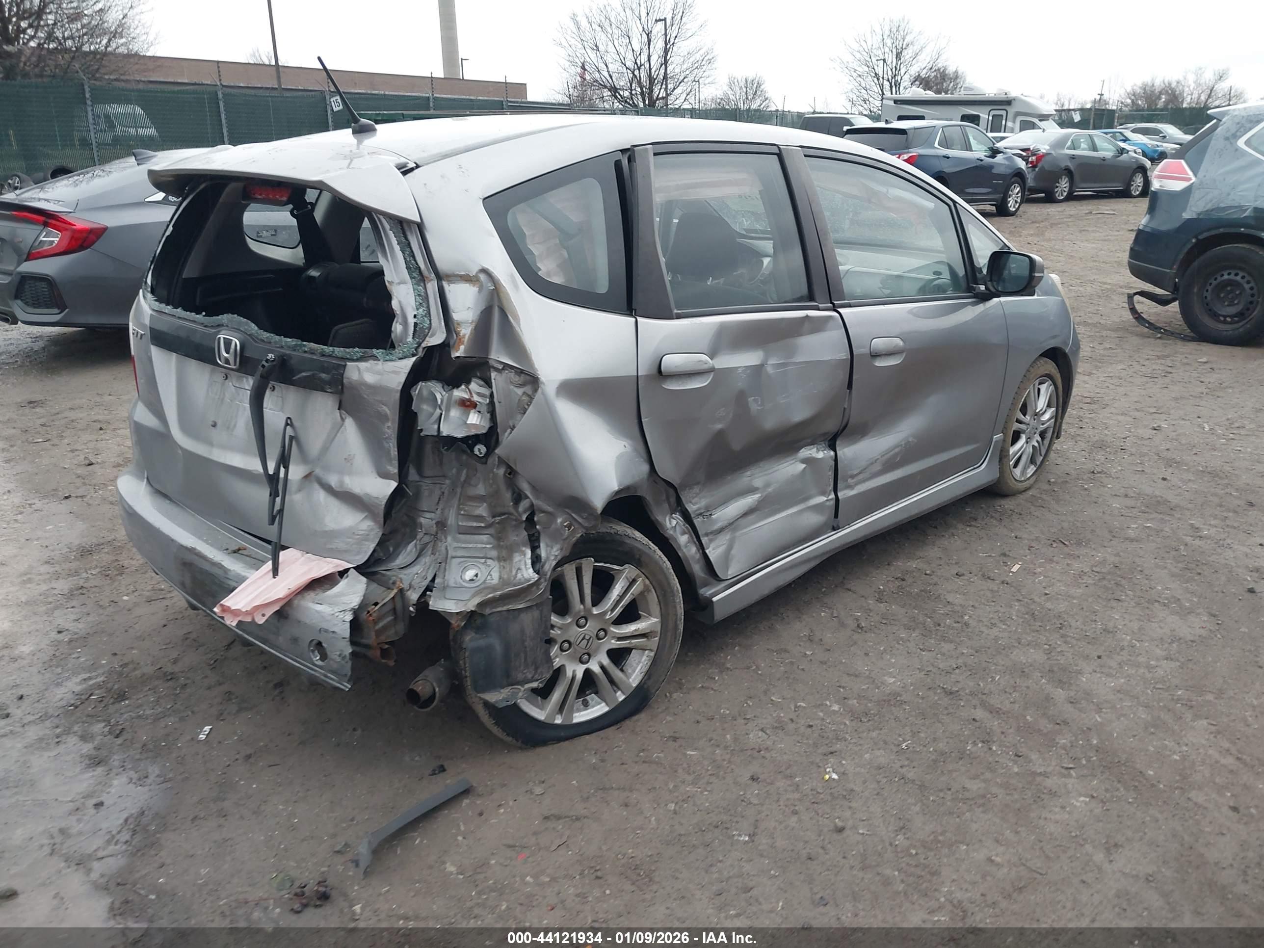 HONDA FIT image 4