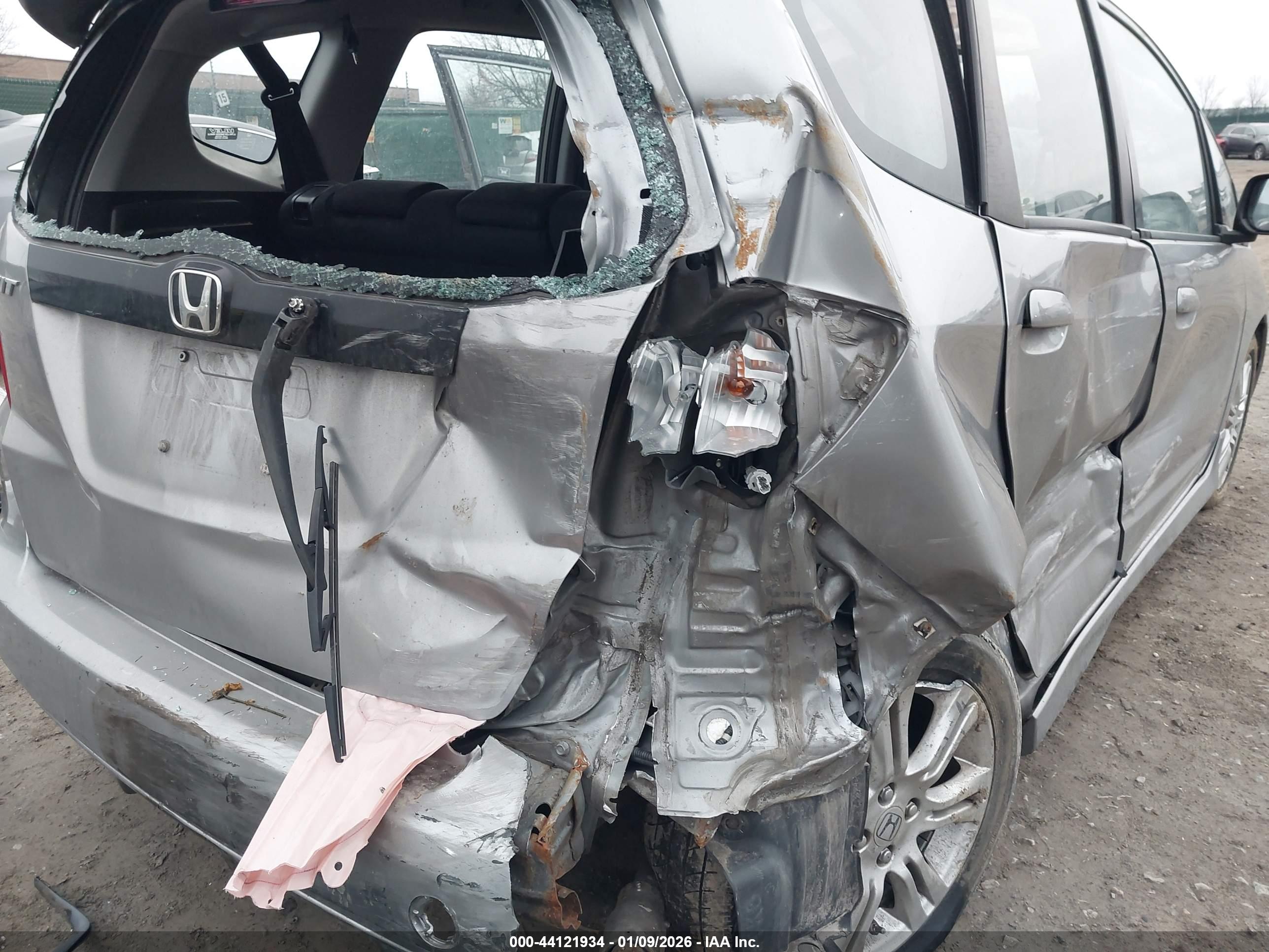 HONDA FIT image 6