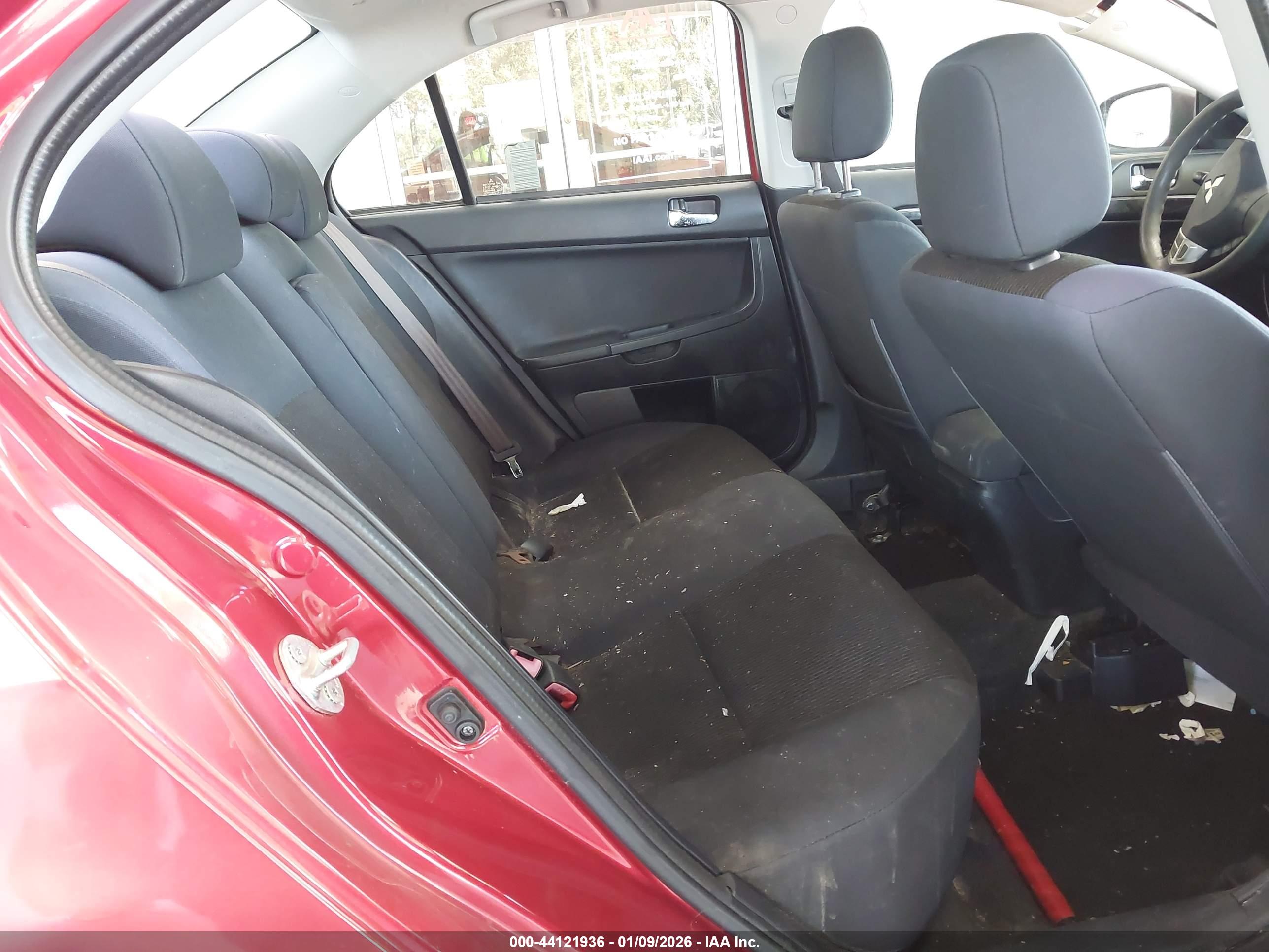MITSUBISHI LANCER image 8