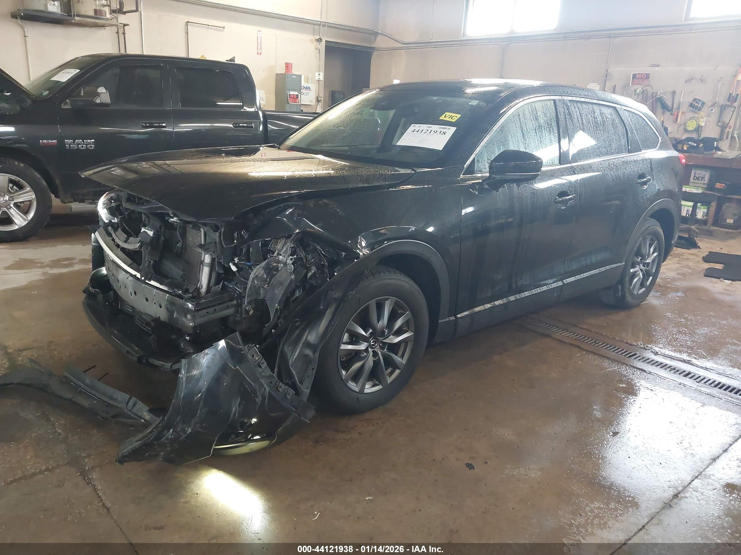 MAZDA CX-9 image 2