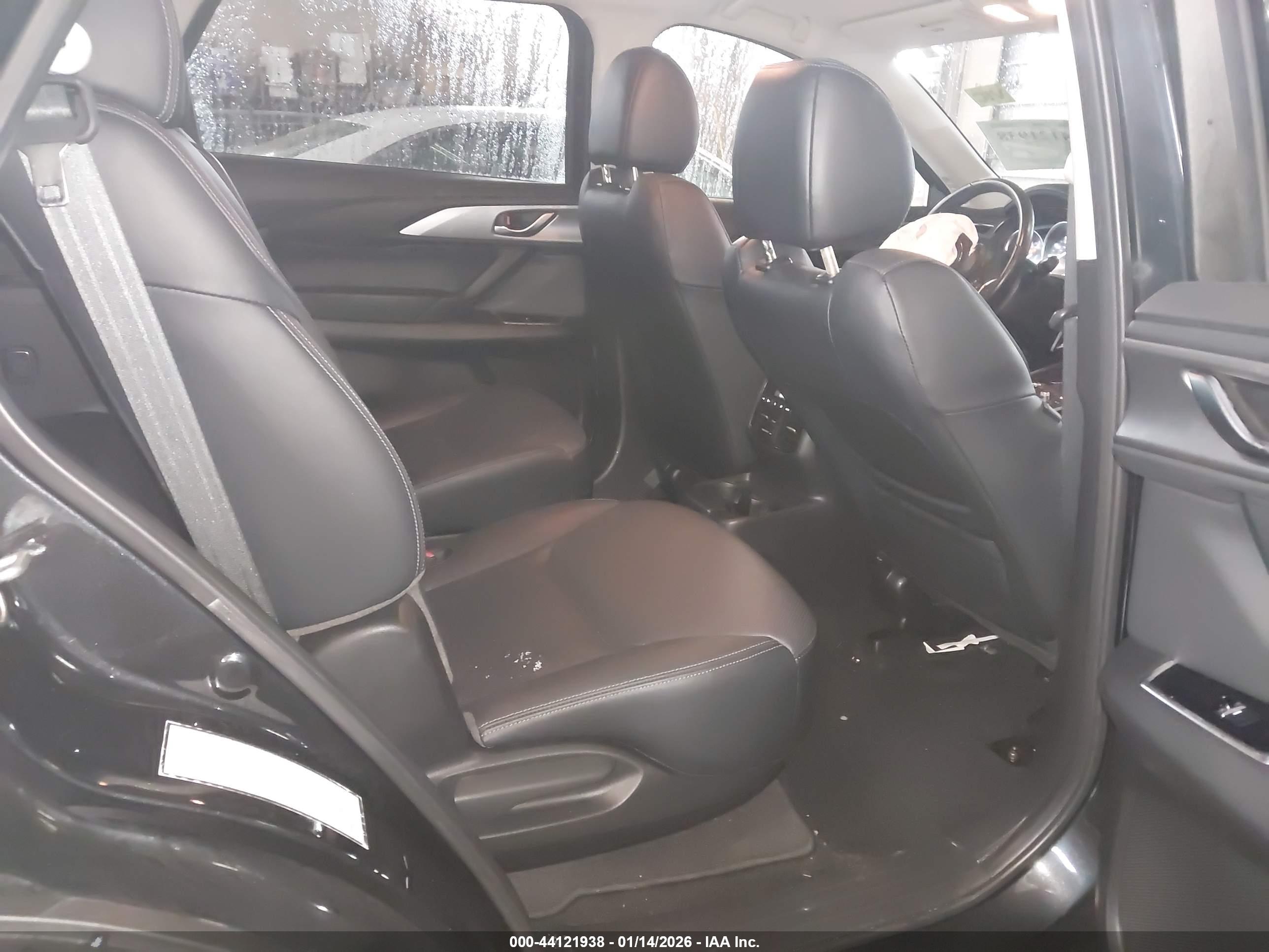 MAZDA CX-9 image 8