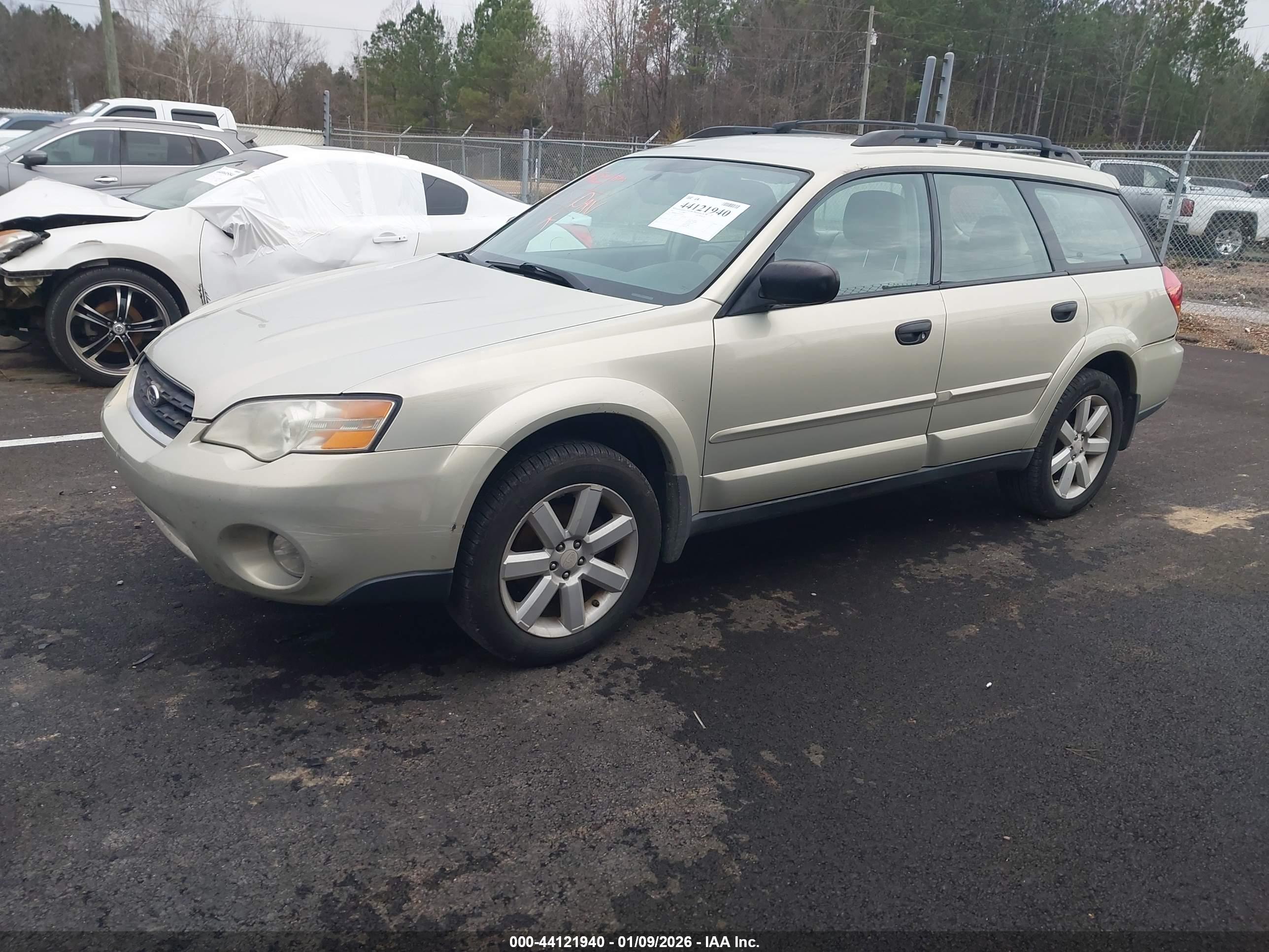 SUBARU OUTBACK image 2