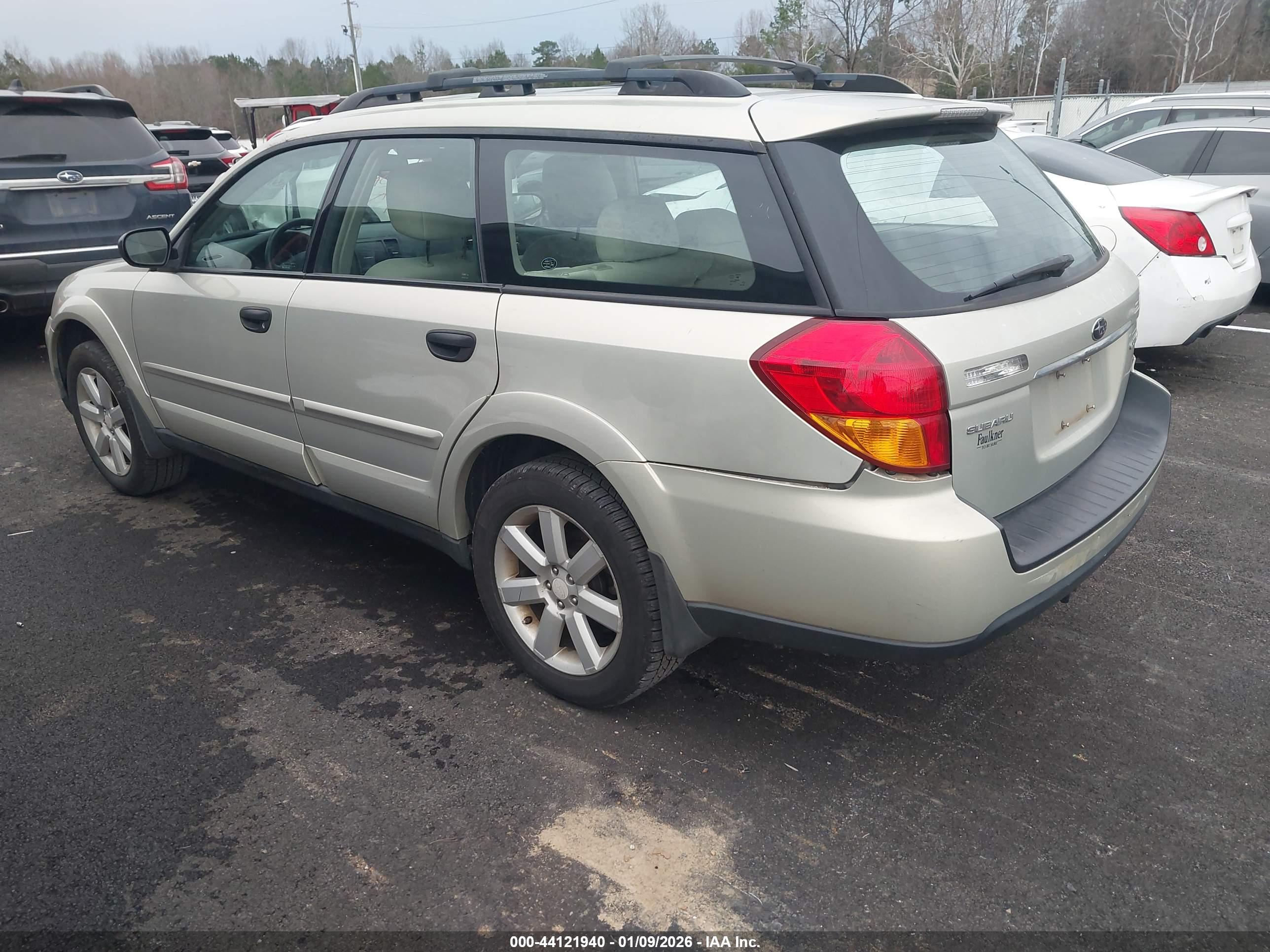 SUBARU OUTBACK image 3
