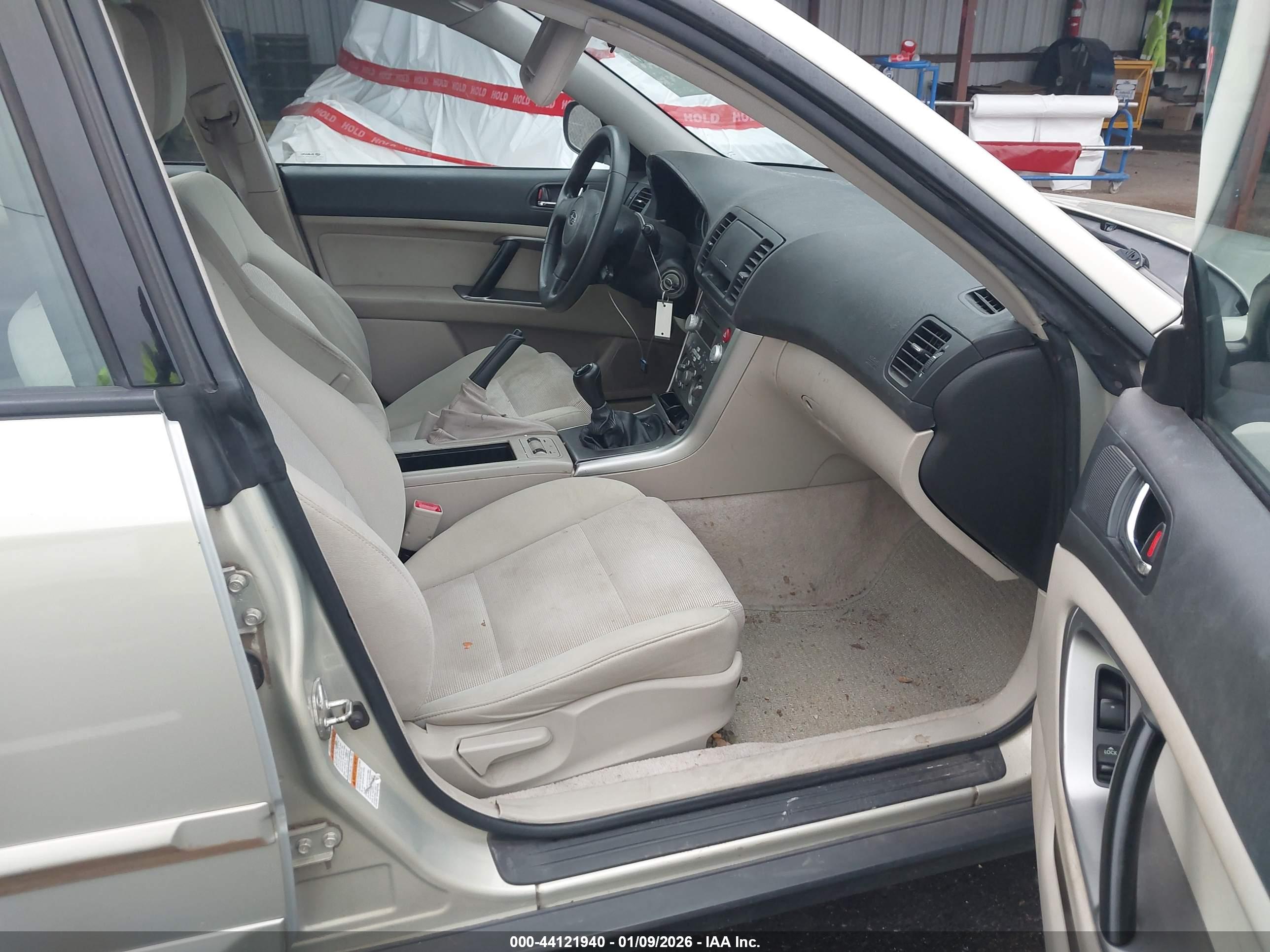 SUBARU OUTBACK image 5