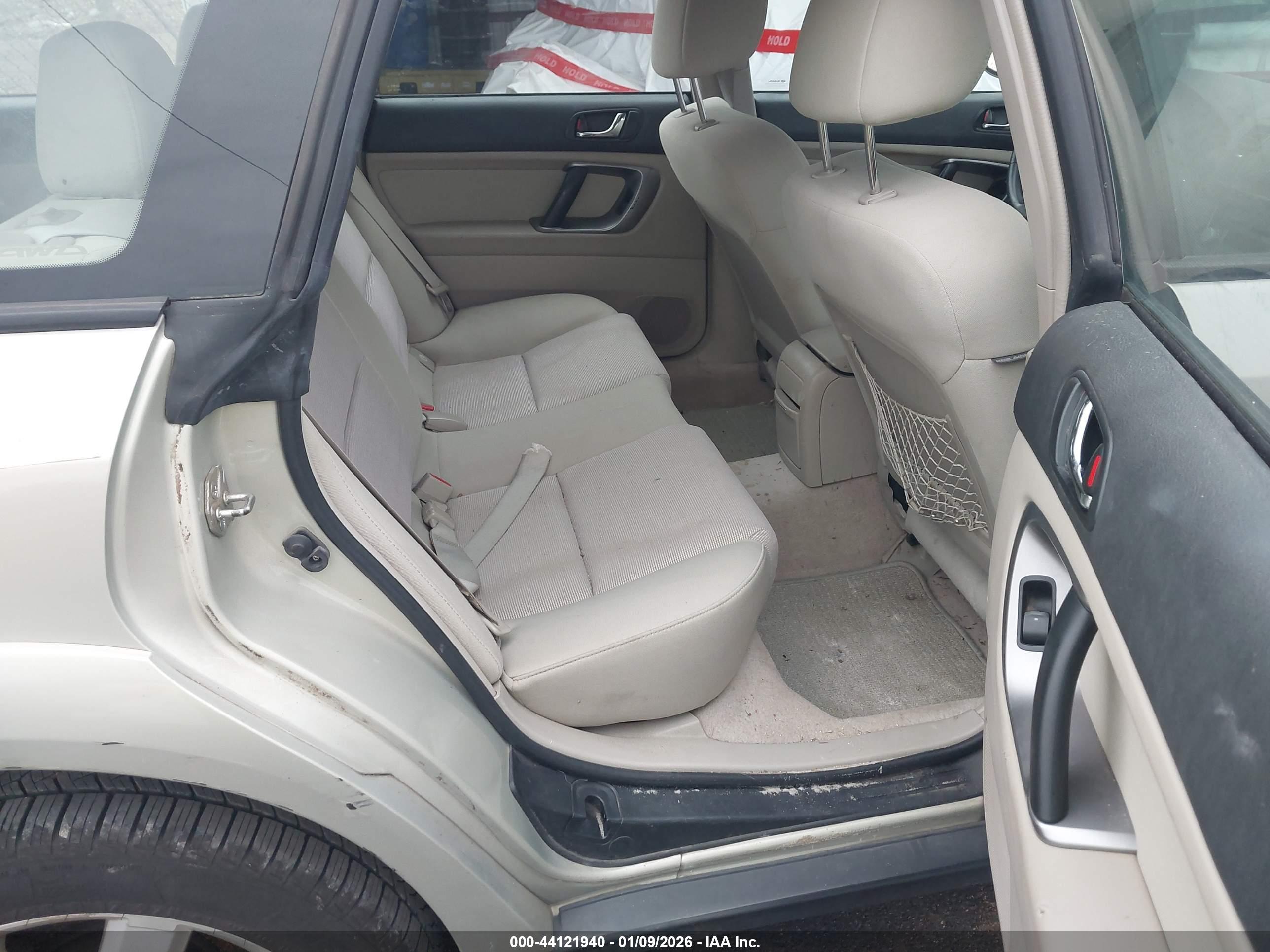 SUBARU OUTBACK image 8