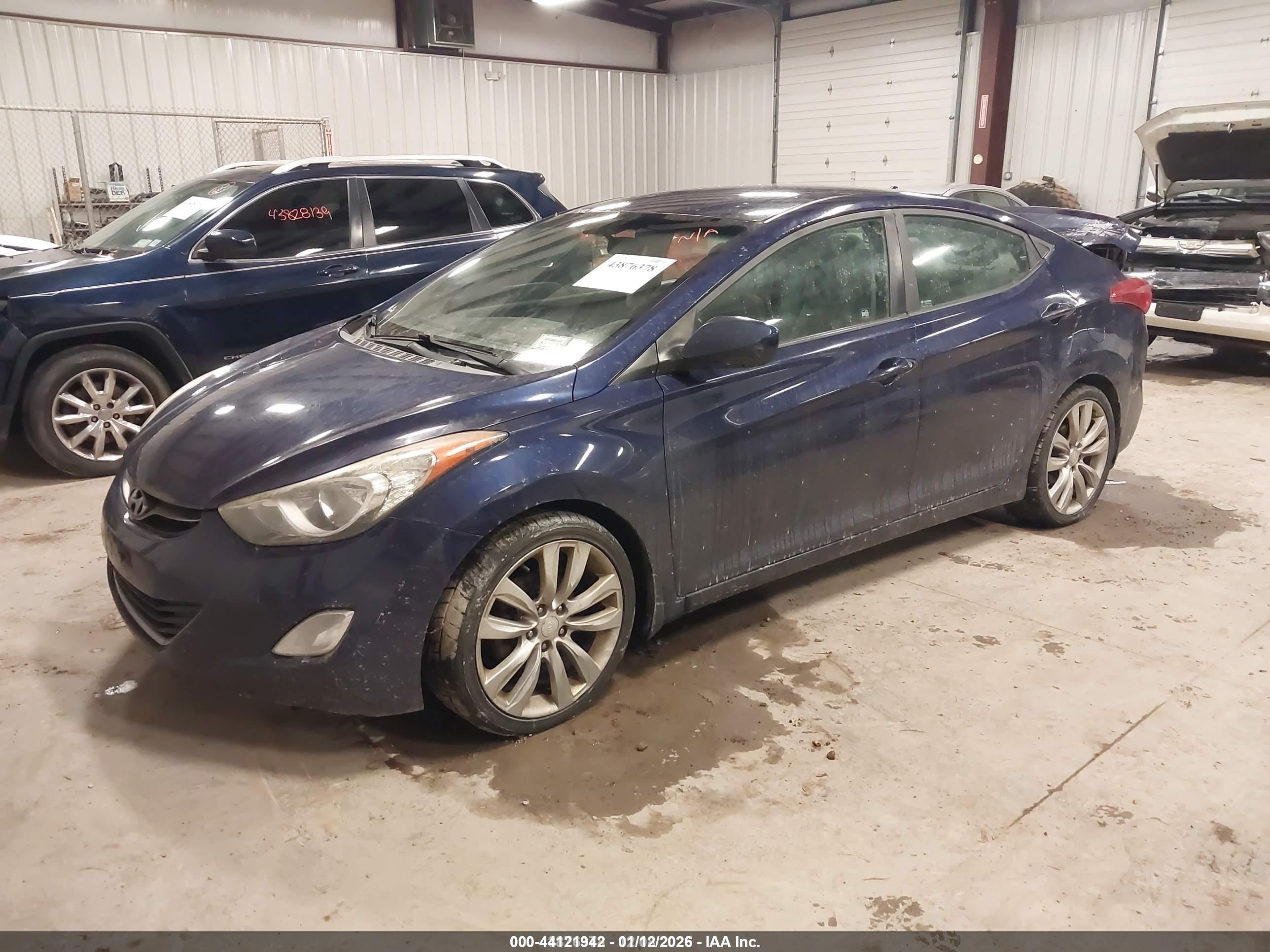 HYUNDAI ELANTRA image 2