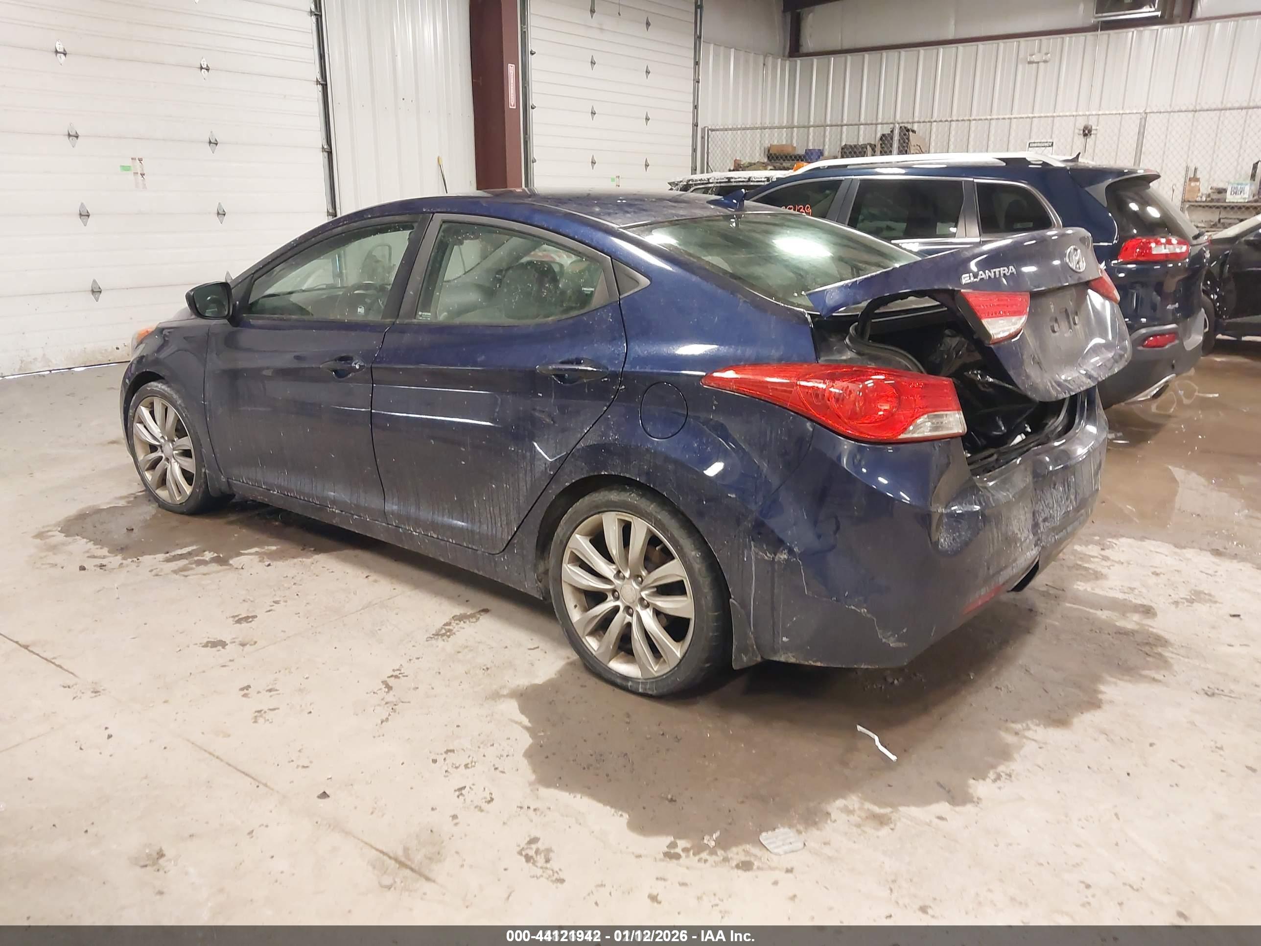 HYUNDAI ELANTRA image 3